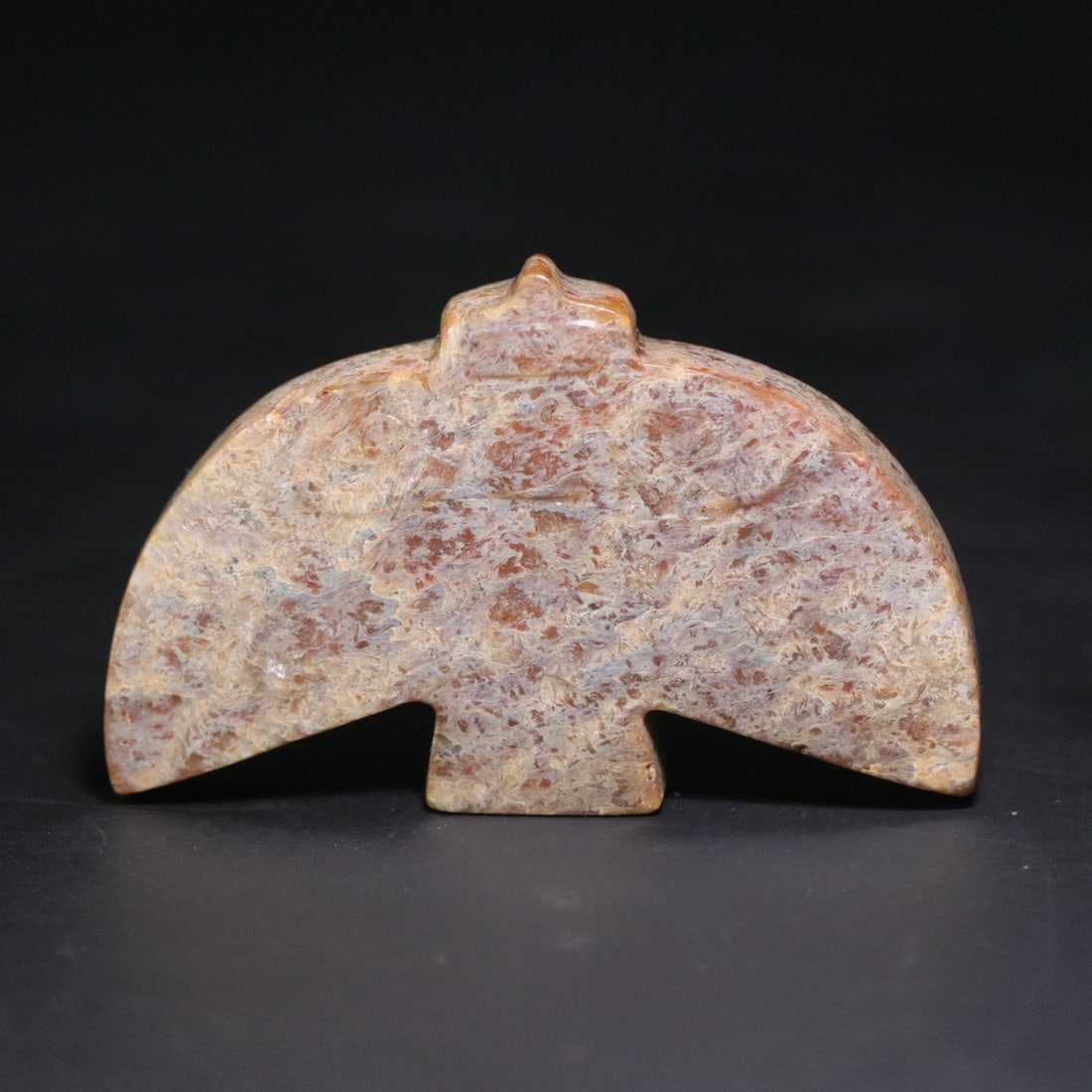 A Exquisite Gaogu Jade Bird Pattern Ornament: A Exquisite Gaogu Jade Bird Pattern Ornament,Ancient Time, China,Size:2.3inx1.5inx0.4in,Weight:37.5g 高古玉鸟摆件,远古时期