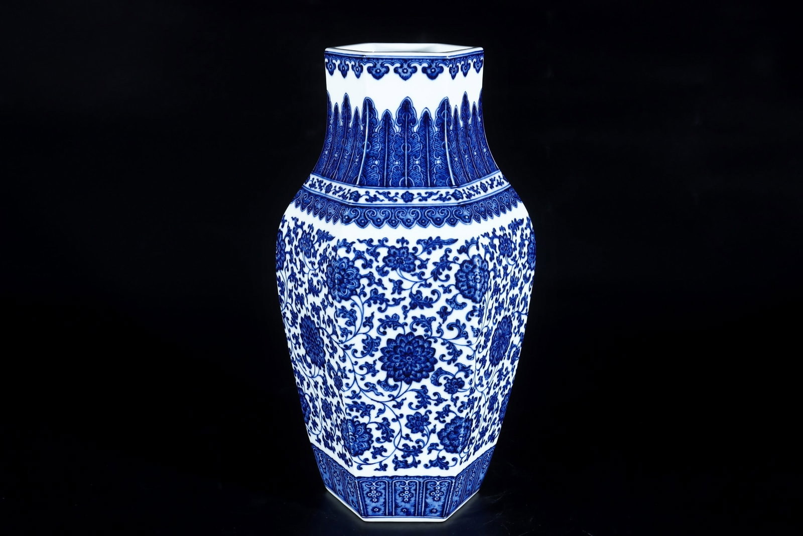 A Exquisite Blue and White Lotus Pattern Pattern Vase: A Exquisite Blue and White Lotus Pattern Pattern Vase,Qing Dynasty, China,Qianlong Six-character Mark,Size:15.4inx8.5in 青花缠枝莲纹瓶,中国清