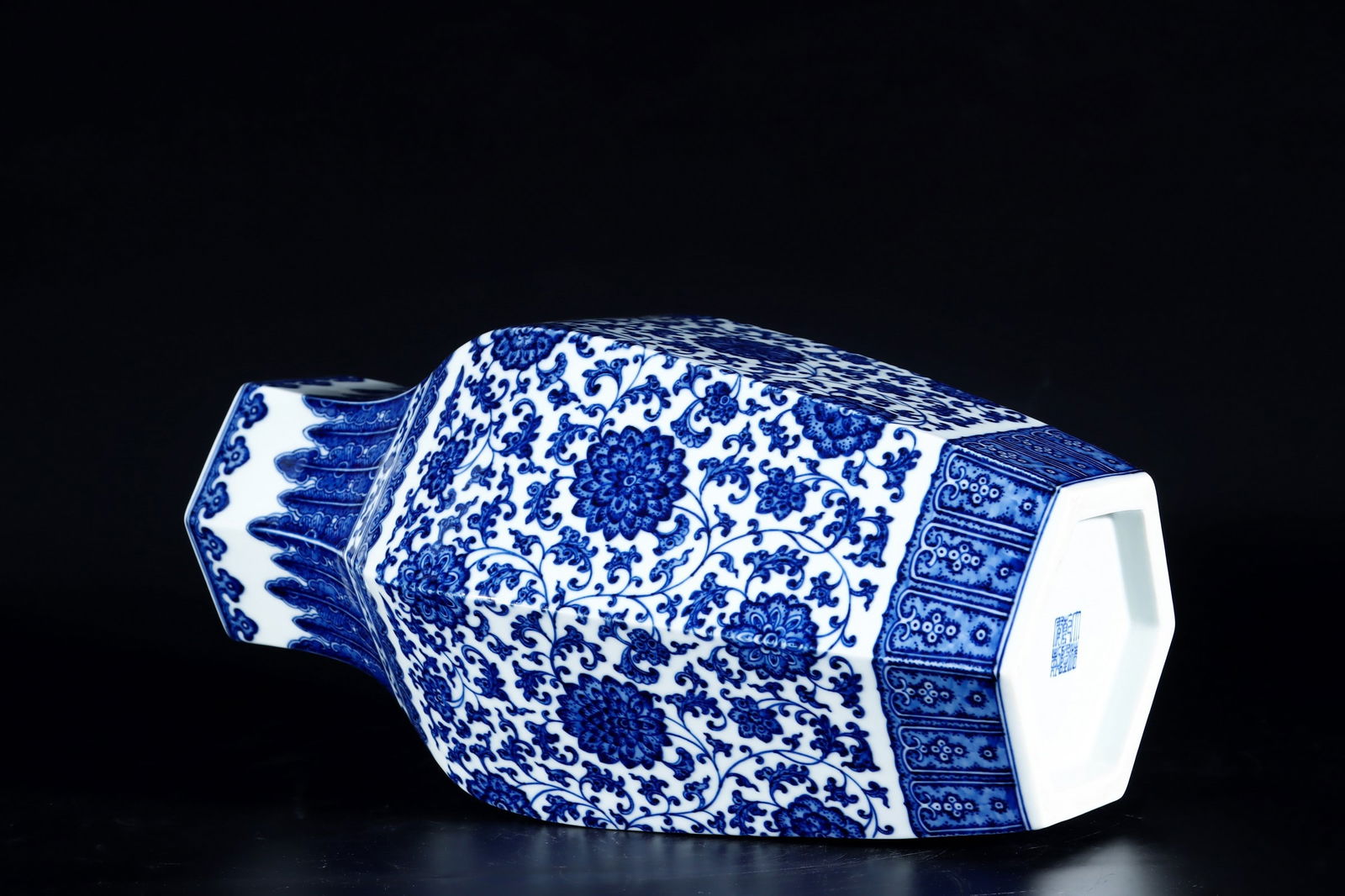A Exquisite Blue and White Lotus Pattern Pattern Vase - 3