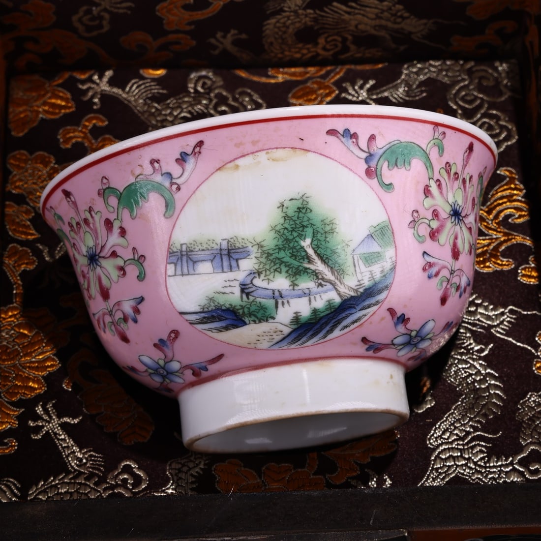 A Exquisite Famille-Rose Landscape Pattern Bowl: A Exquisite Famille-Rose Landscape Pattern Bowl,Qing Dynasty,China,Qianlong Four-character Mark,Size:2.8inx4.3in,Weight:135g 