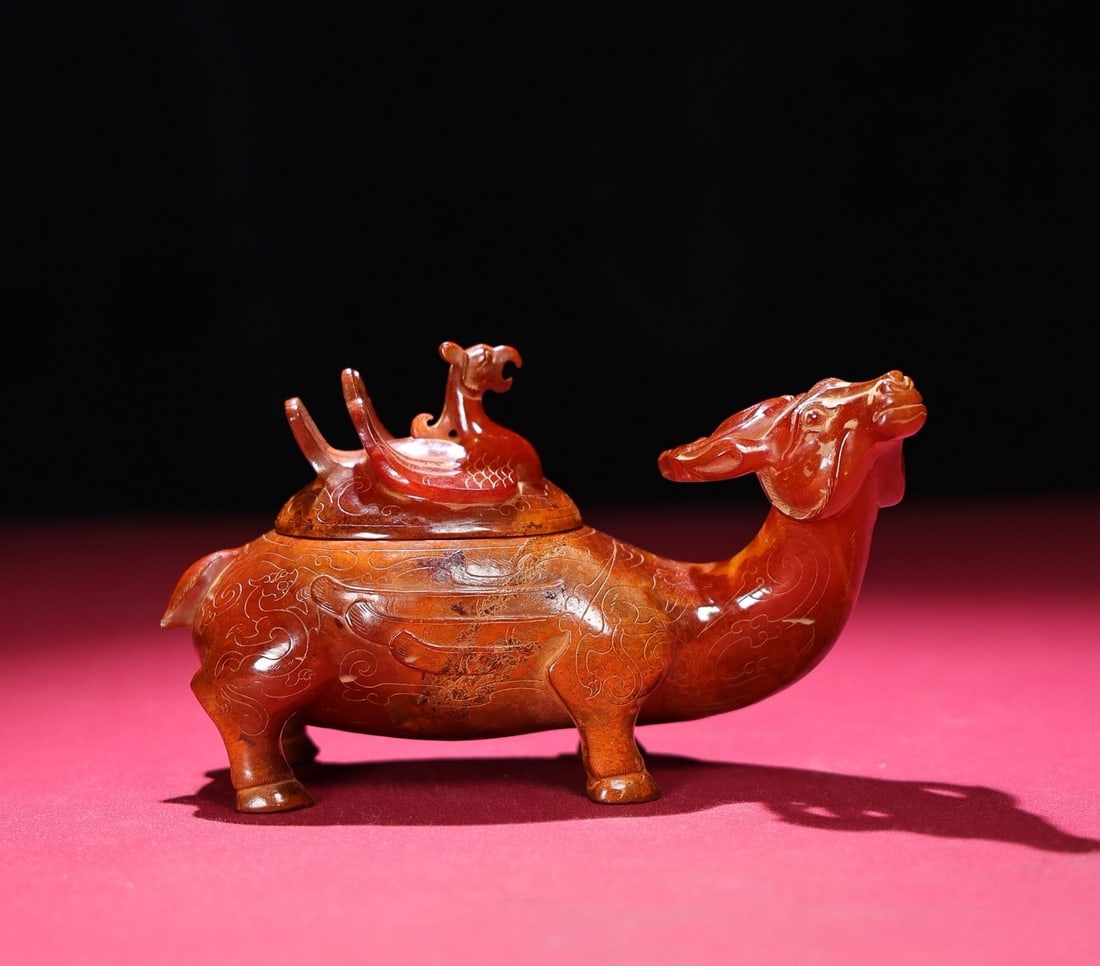 A Exquisite Hotan Jade Deer Censer: A Exquisite Hotan Jade Deer Censer,Han Dynasty,China,Size:5.6inx2.1inx3.4in,Weight:352g 和田玉鹿炉,中国汉代