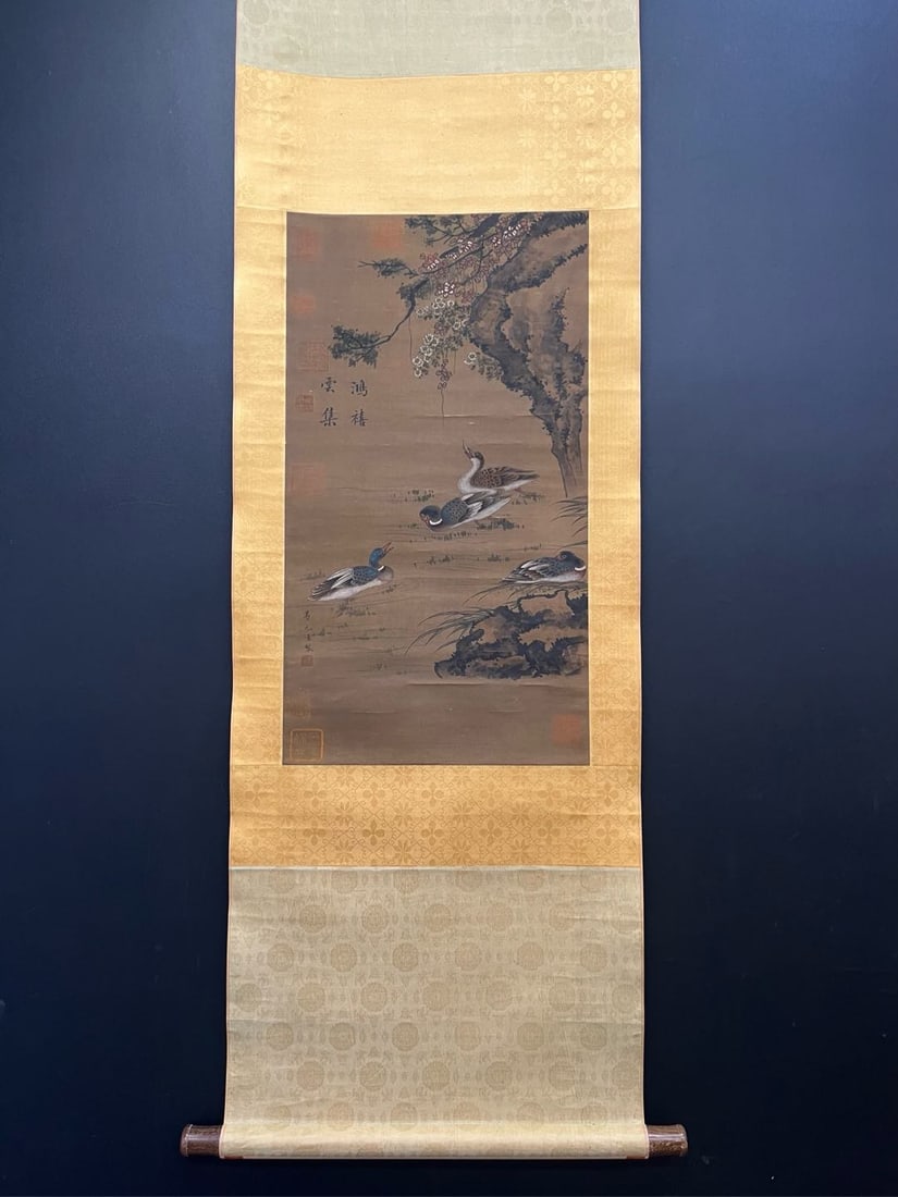 A Chinese Vertical Scroll Ink Painting of Flowers and Birds on Silk: A Chinese Vertical Scroll Ink Painting of Flowers and Birds on Silk,Song Dynasty, China,Yi Yuanji,without frame size:14.2inx26in 