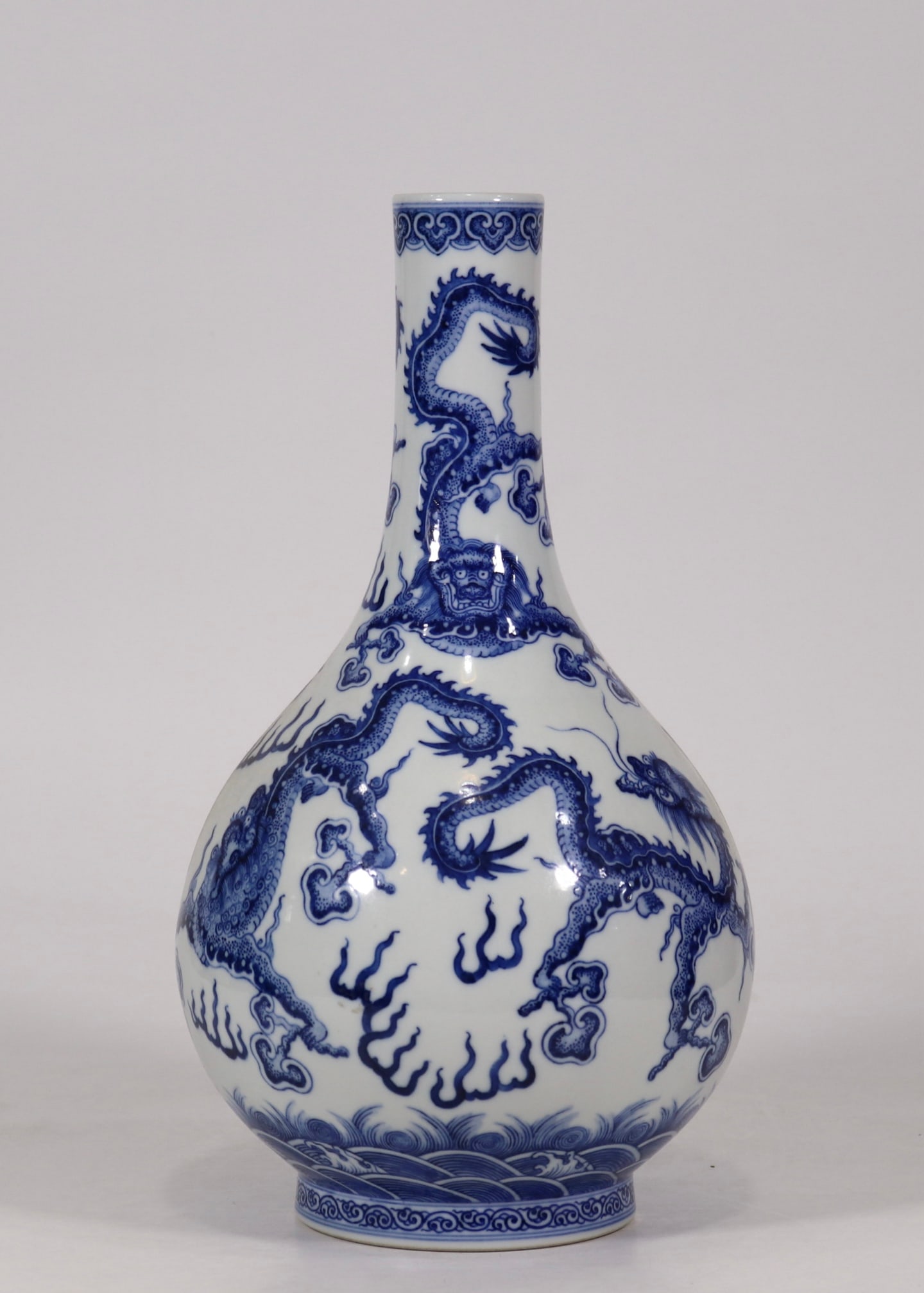 A Exquisite Blue and White Dragon Pattern Vase (1 of 9)