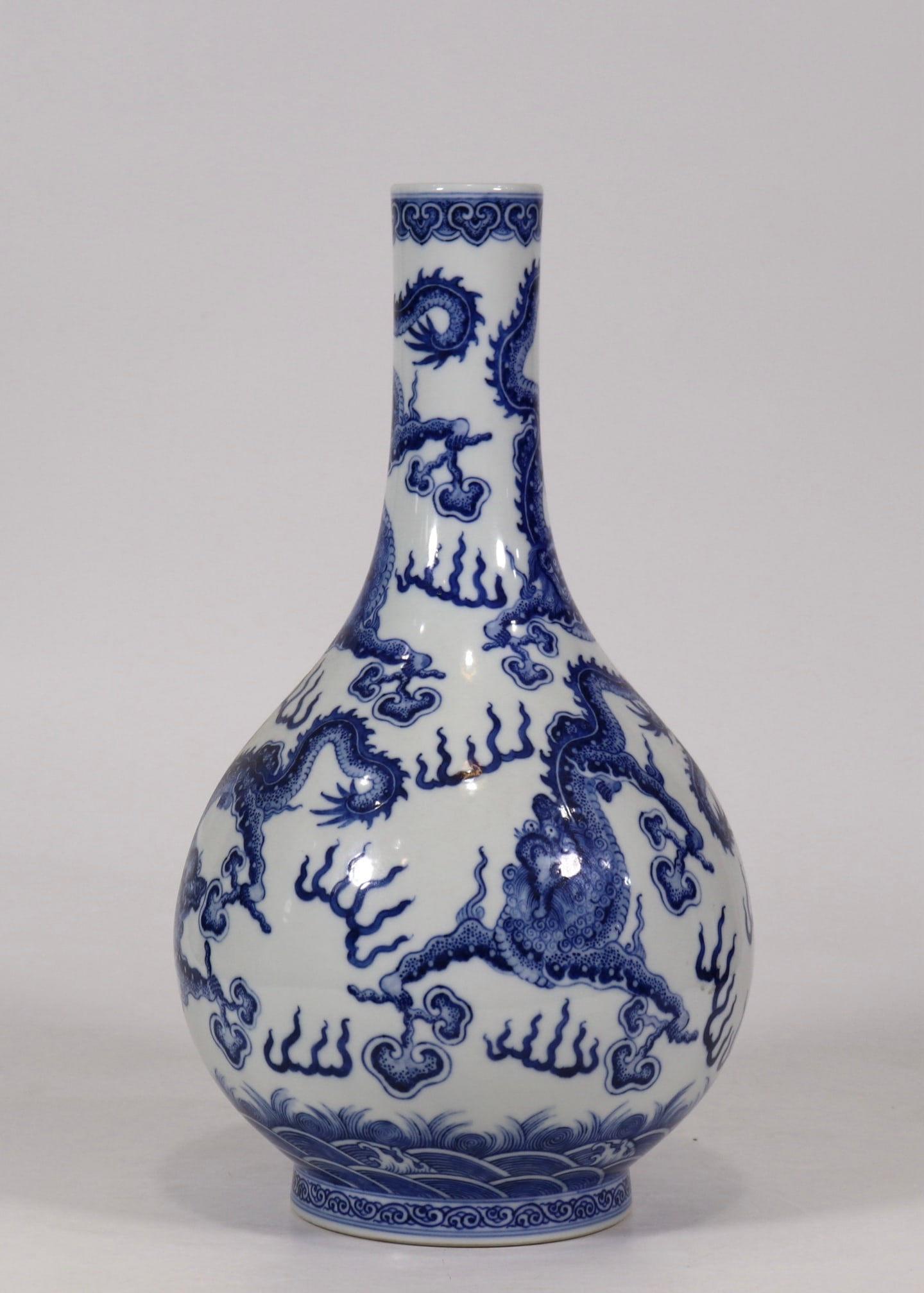 A Exquisite Blue and White Dragon Pattern Vase - 4