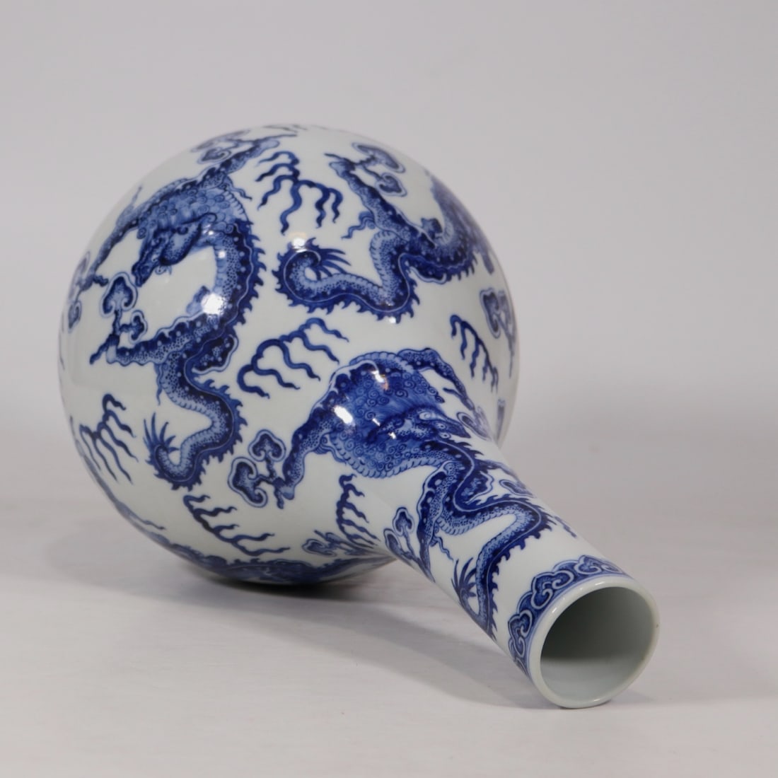 A Exquisite Blue and White Dragon Pattern Vase - 5