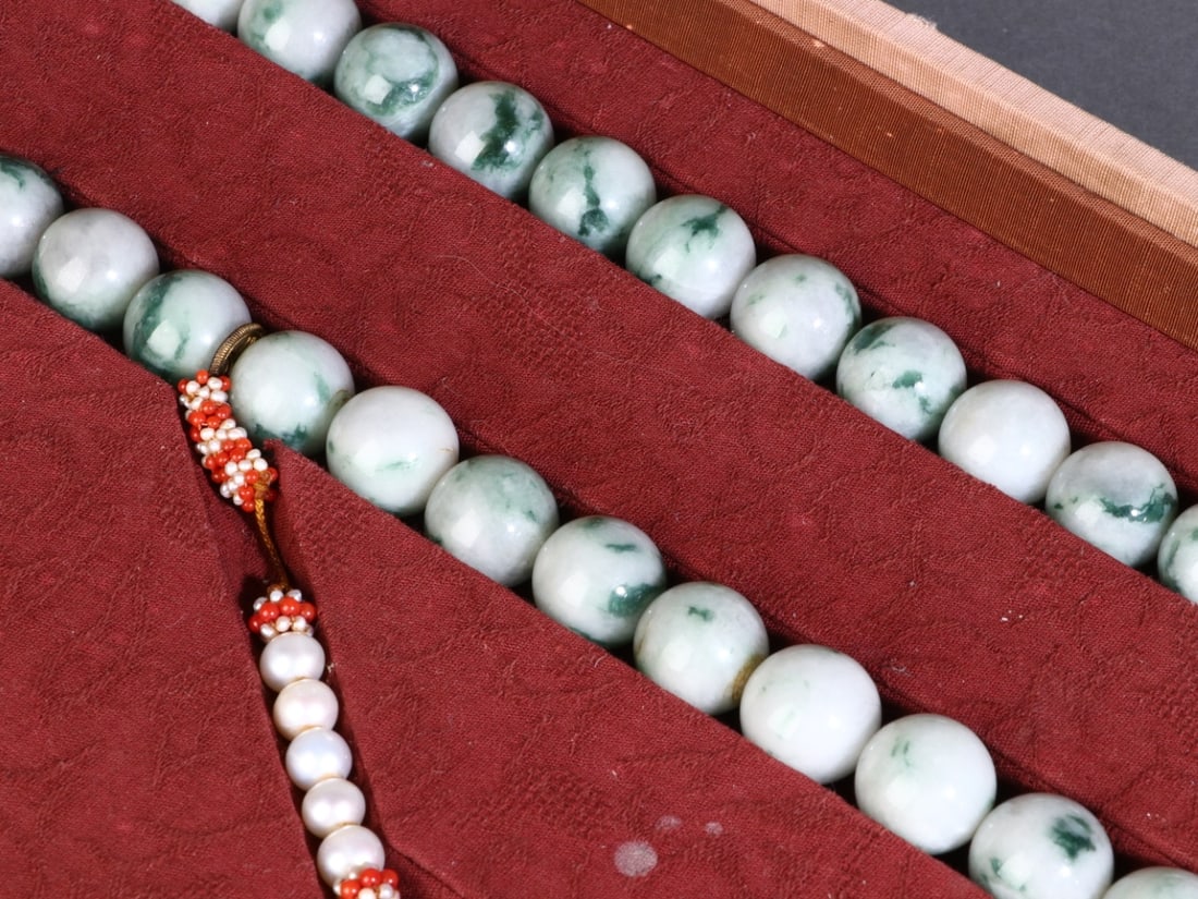 A Exquisite Jadeite Bracelets - 3