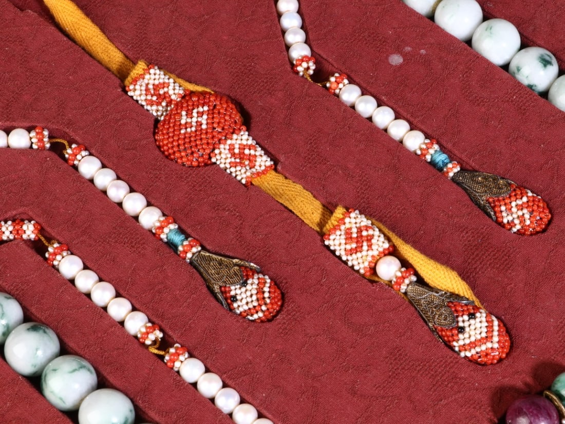 A Exquisite Jadeite Bracelets - 4