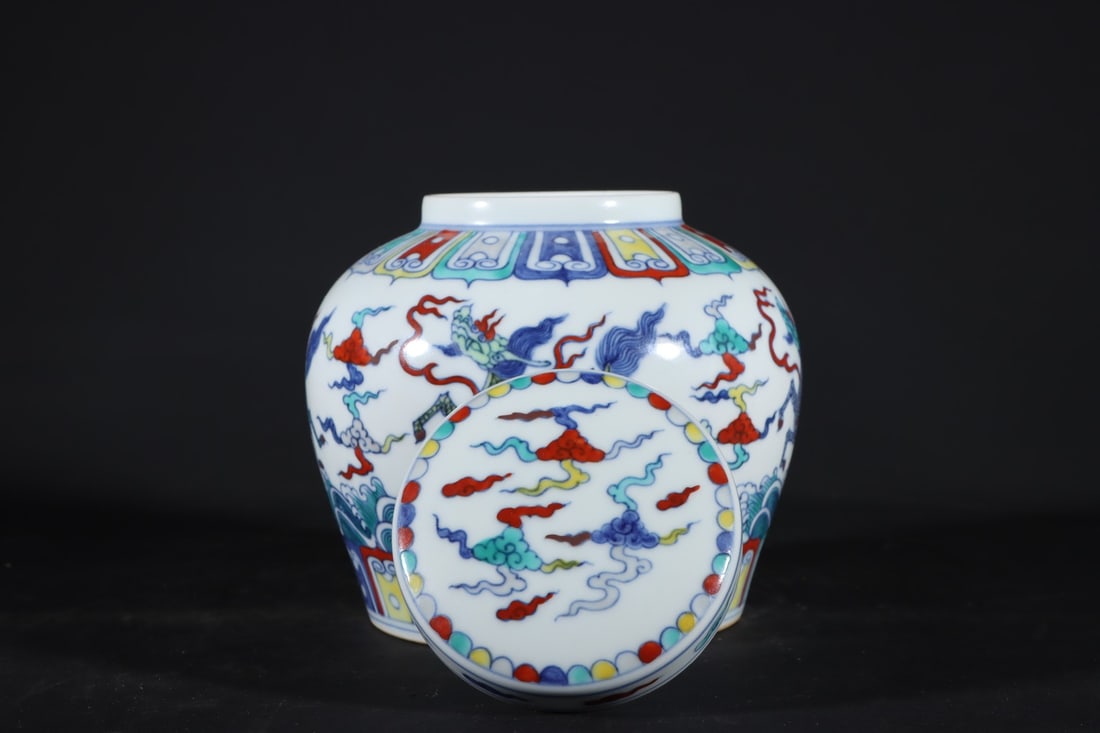 A Exquisite Doucai Auspicious Beast Pattern Jar - 8