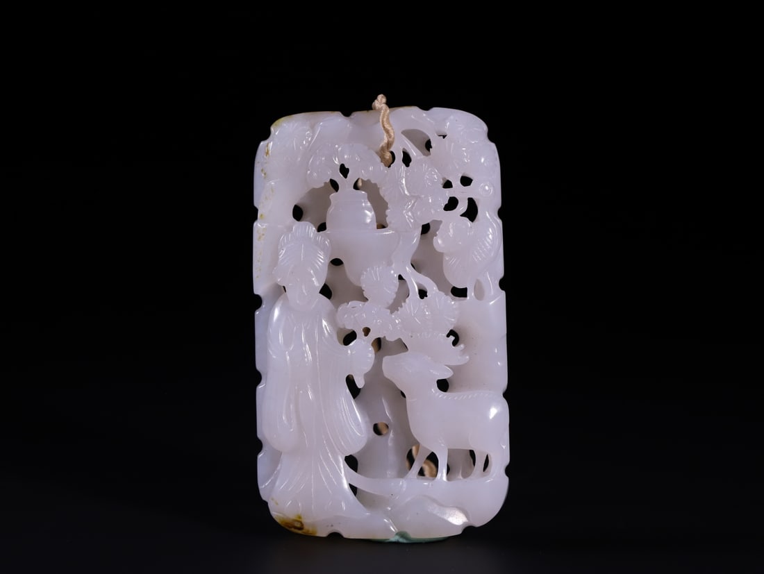 A Exquisite Hotan Jade Figures Ornament: A Exquisite Hotan Jade Figures Ornament,Qing Dynasty, China,Size:2.9inx1.7inx0.4in,Weight:56g 和田玉人物佩件,中国清代