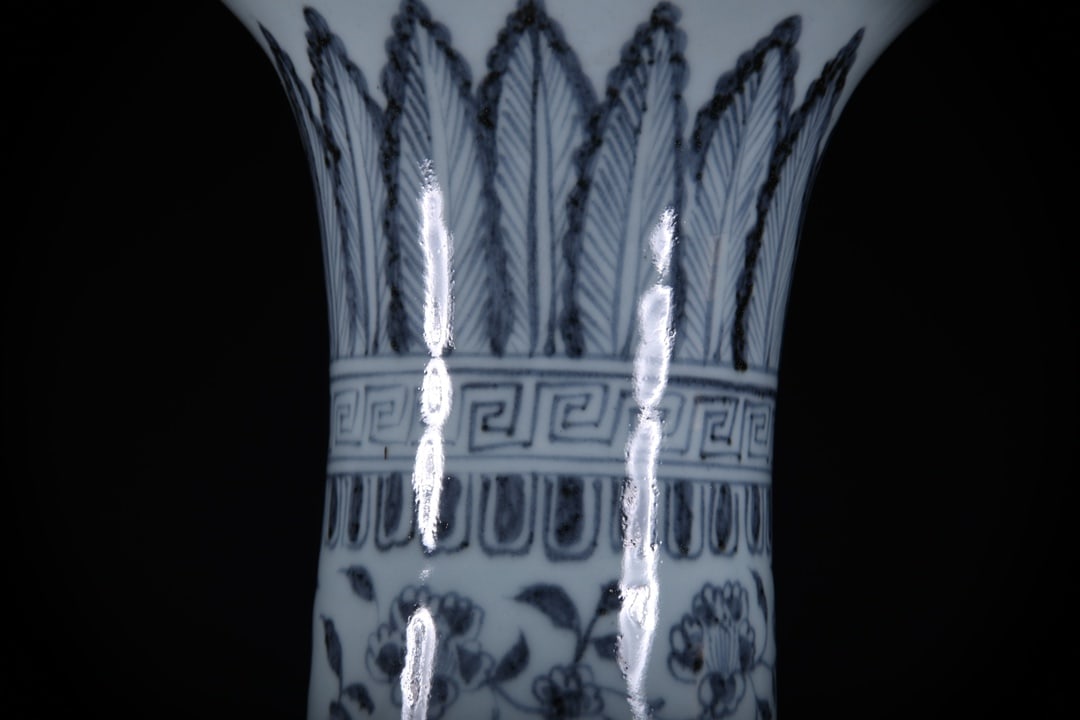 Blue and White Dragon Pattern Vase - 5