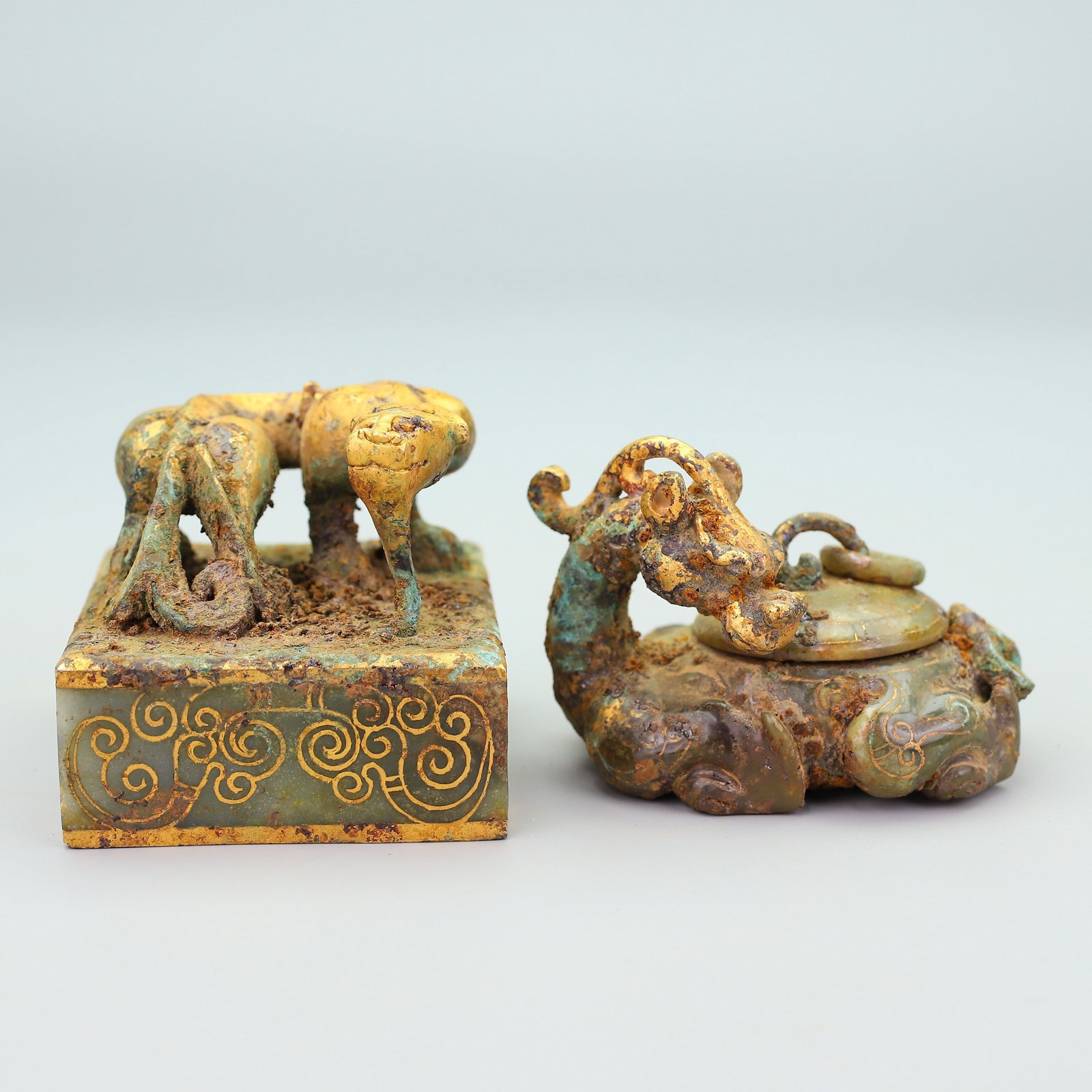A pair of Exquisite Hetian Jade Auspicious Beast Ornament: A pair of Exquisite Hetian Jade Auspicious Beast Ornament,Han Dynasty, China,Size:13.8inx8.7inx10.6inx5.9inx3.5inx2.4in,Weight:6005g 