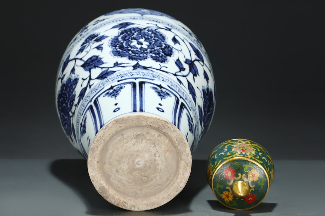 A Exquisite Blue and White Lotus Pattern Pattern Vase - 9