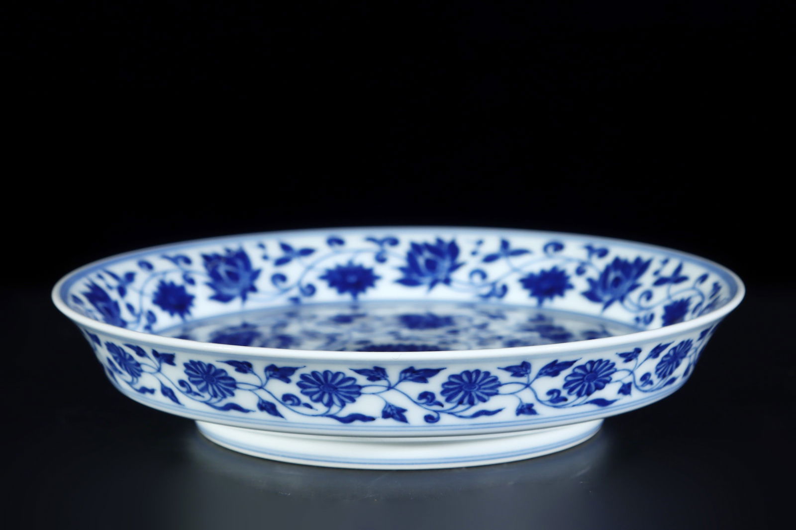 A Exquisite Blue and White Lotus Pattern Pattern Plate - 2