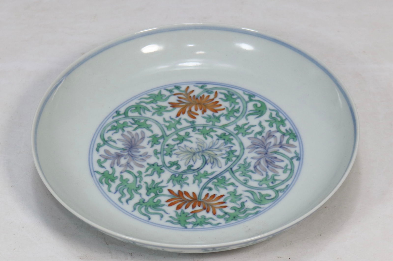A Exquisite Doucai Lotus Pattern Plate - 4