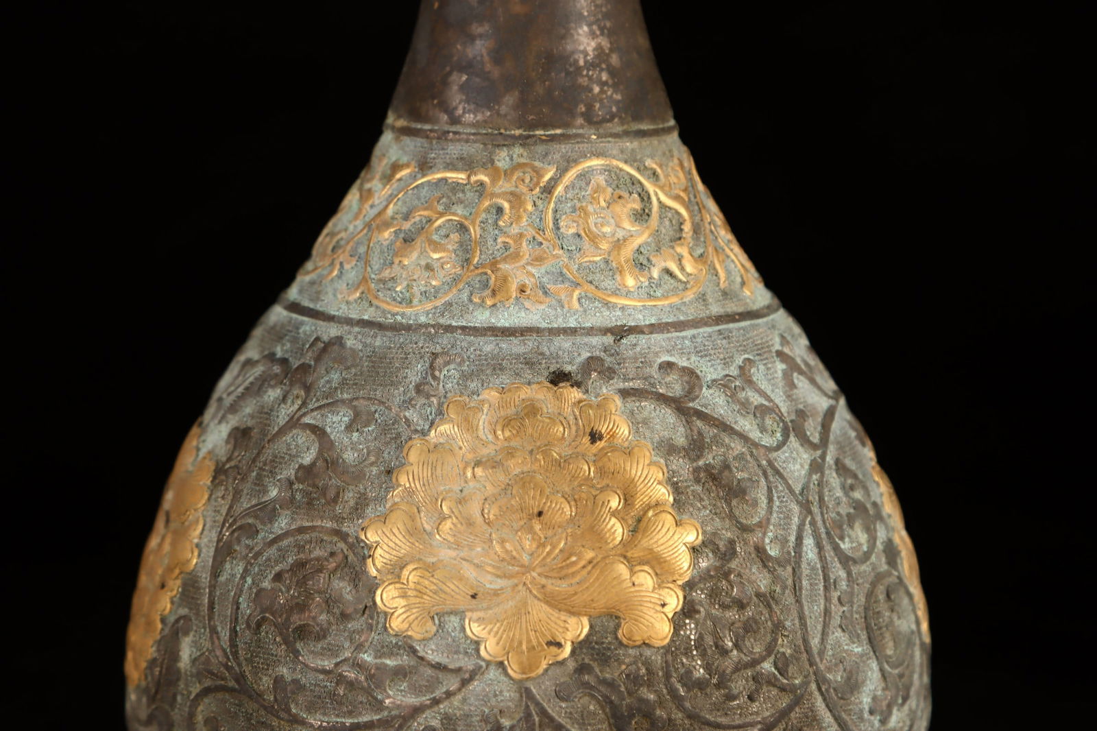 A Exquisite Gilt Silver Flower Pattern Vase - 3