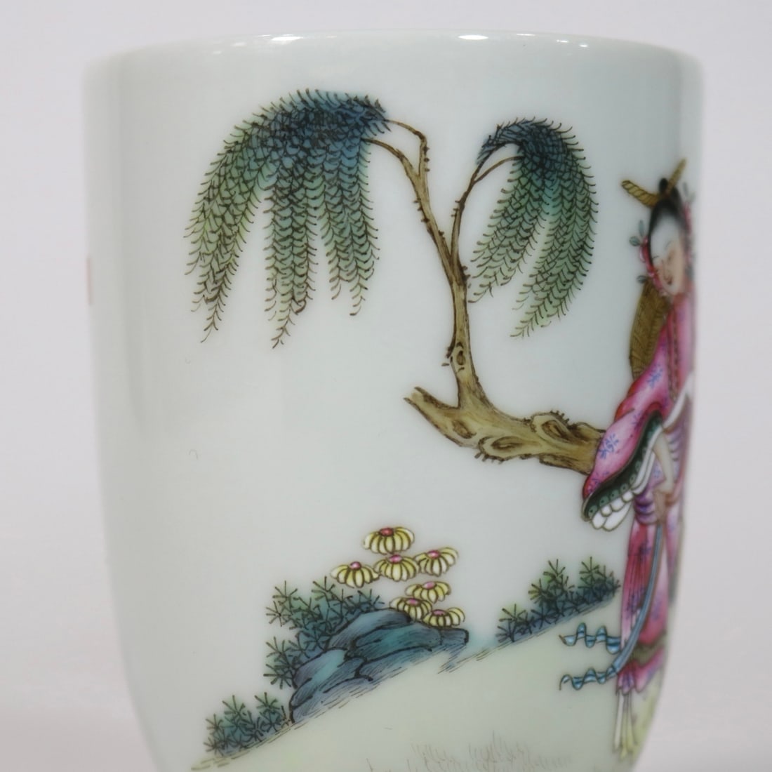 A Exquisite Famille-Rose Figures Pattern Cup - 6