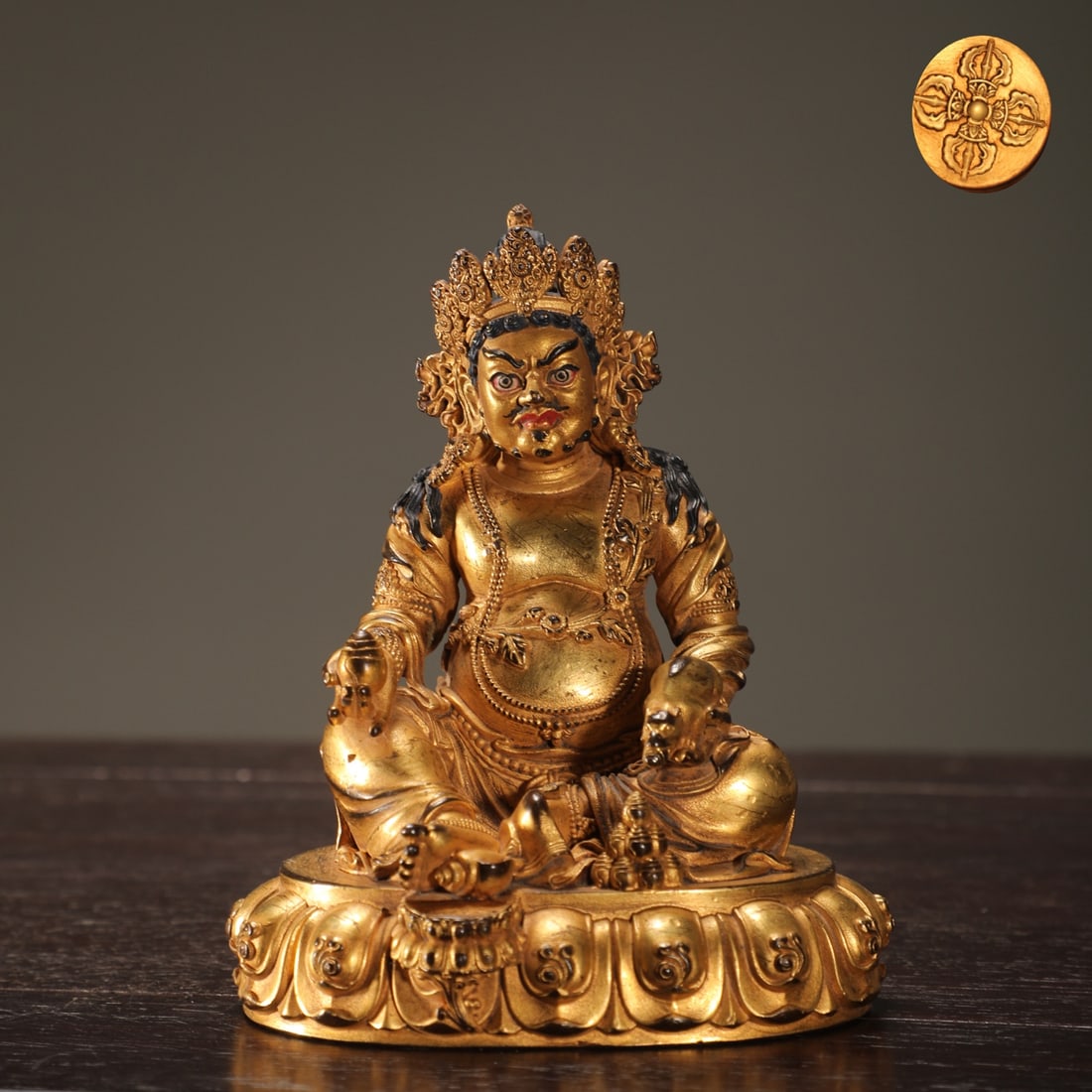 A Exquisite Gilt Bronze Buddha statue Ornament: A Exquisite Gilt Bronze Buddha statue Ornament,Ming Dynasty,China,Size:3.9inx3.3in,Weight:300g 铜鎏金佛像摆件,中国明代