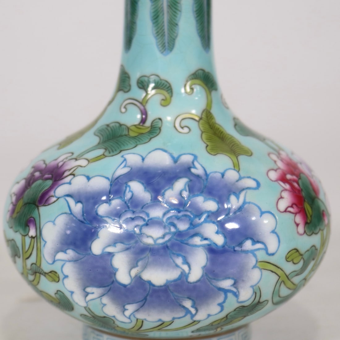 A Exquisite Turquoise-Glazed Lotus Pattern Vase - 7
