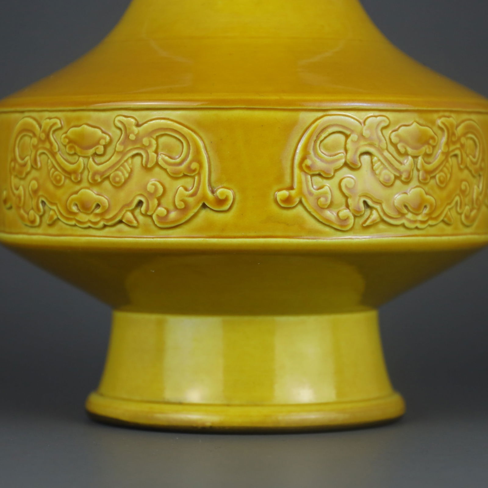 A Exquisite Yellow Glazed Flower Pattern Vase - 6