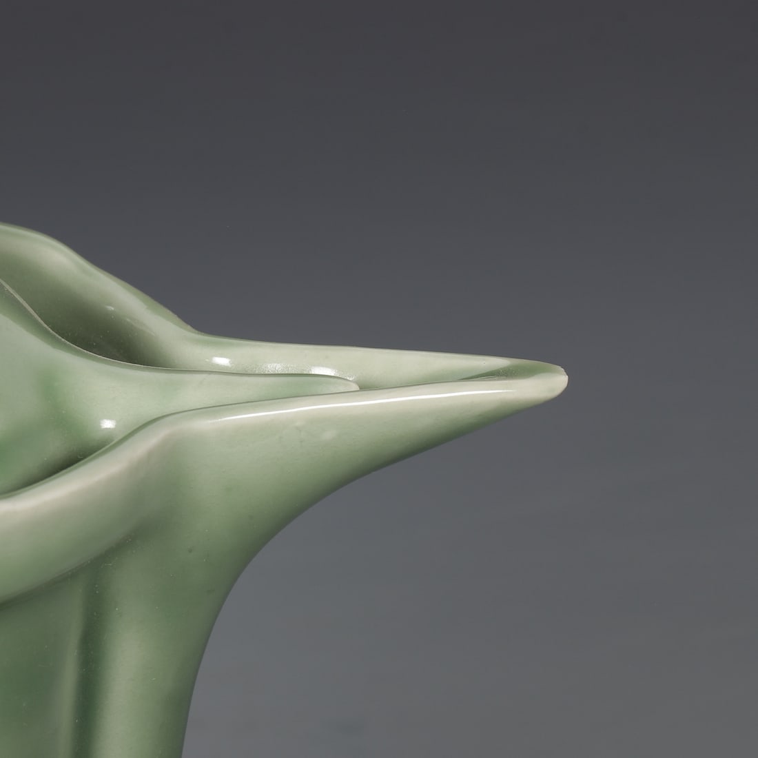A Exquisite Green Glazed Ewer - 6