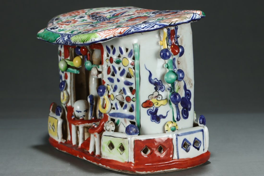 A Exquisite Wucai Lotus Pattern Dragon and Phoenix Pattern Ornament - 4