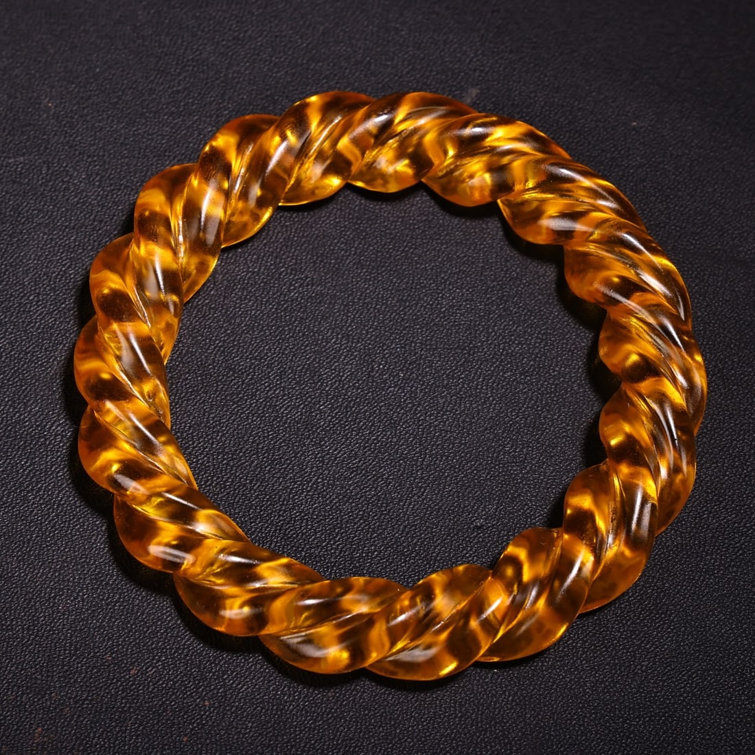 A Exquisite Yellow Gem Bracelets: A Exquisite Yellow Gem Bracelets,Qing Dynasty,China,Size:2.4in,Weight:100g 黄宝石手镯,中国清代