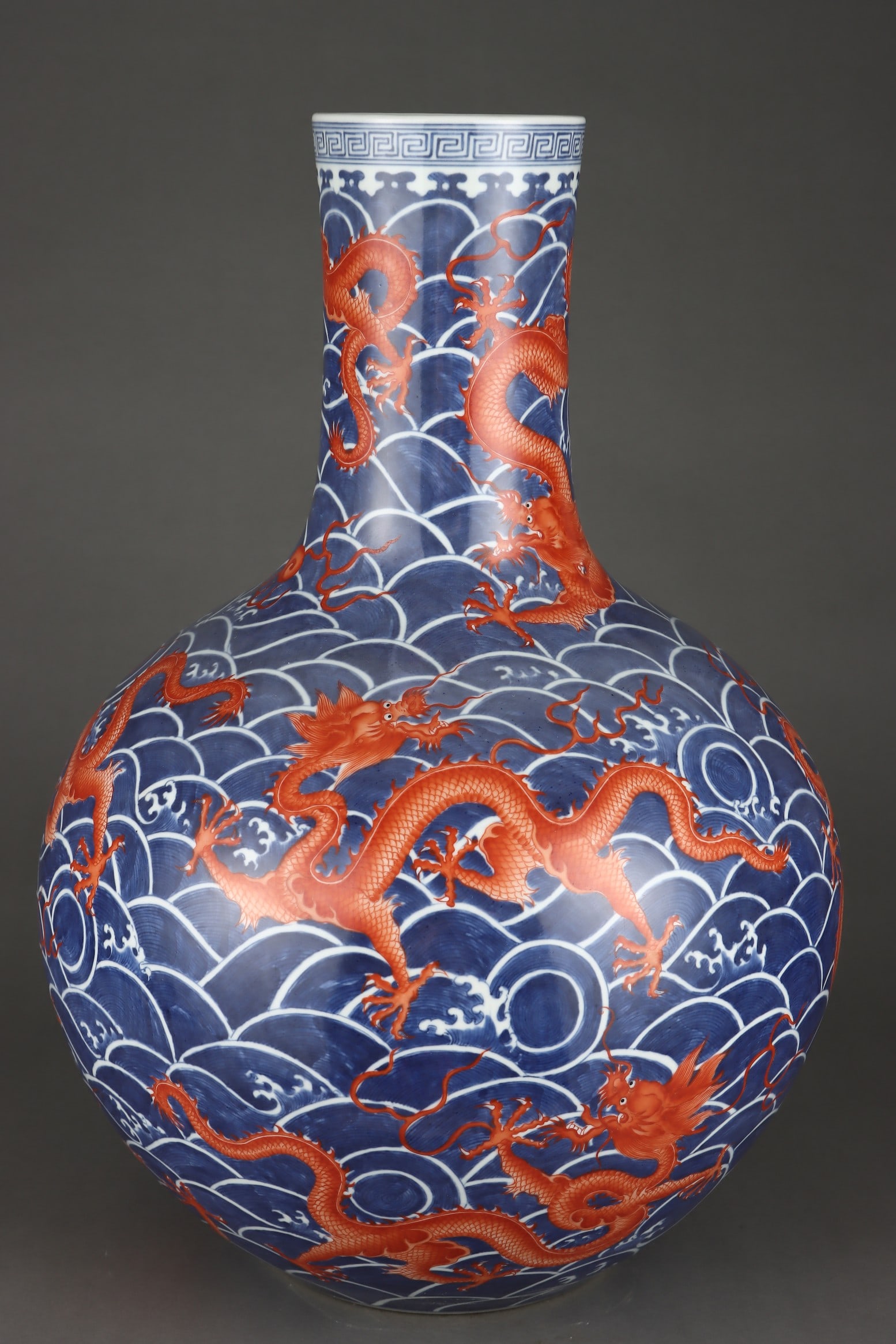 A Exquisite Iron-Red Blue Ground Dragon Pattern Vase - 3