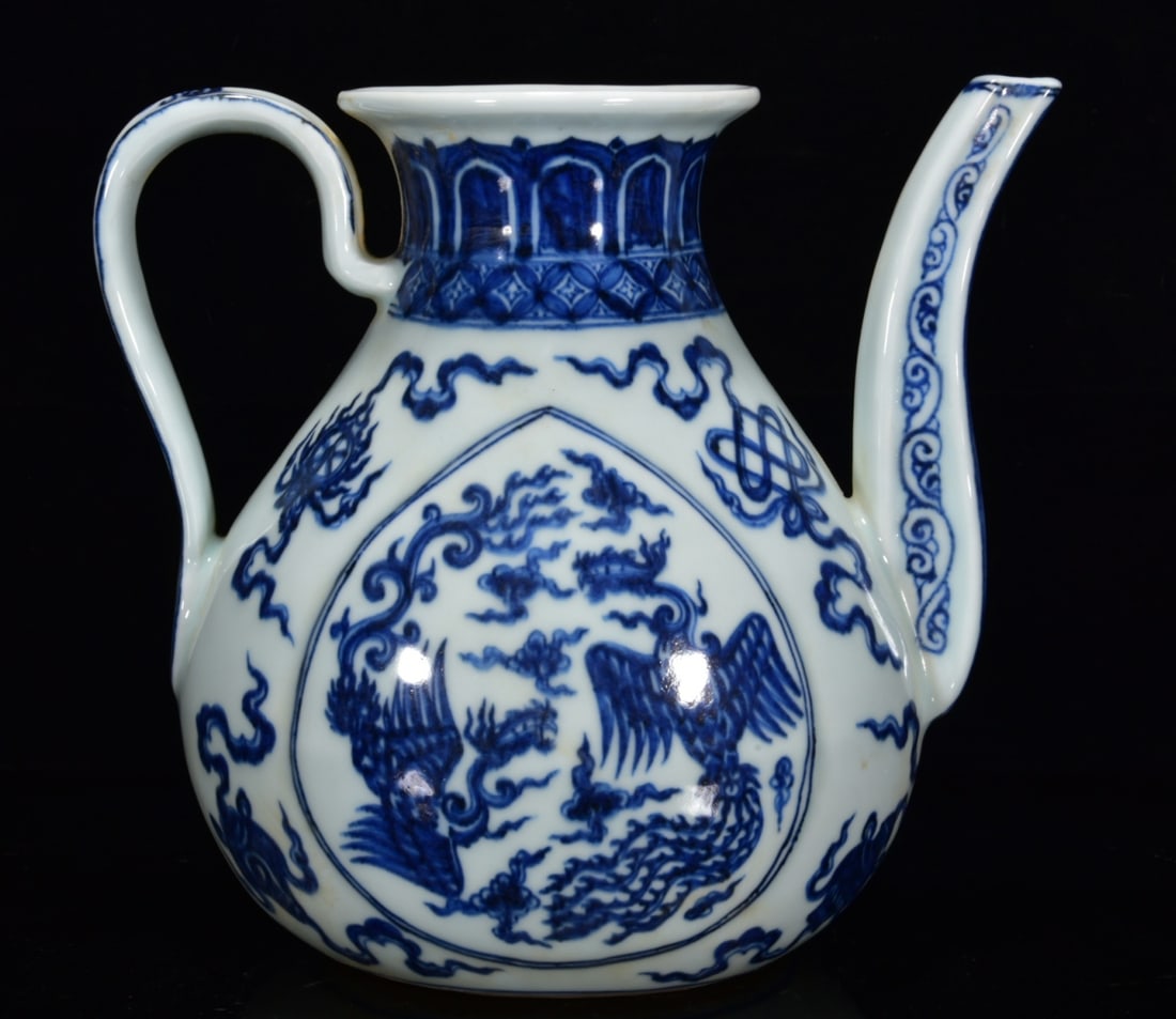 A Rare Blue and White Double Phoenix Pattern Ewer - 2