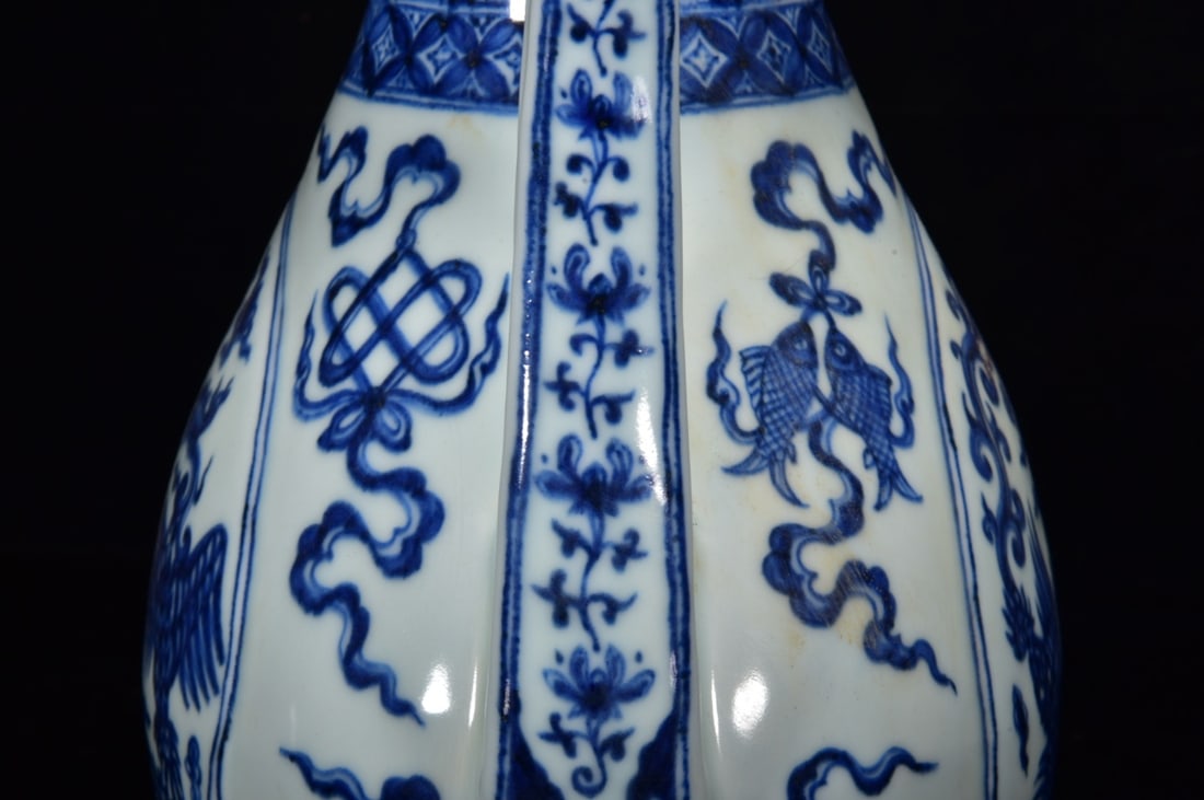 A Rare Blue and White Double Phoenix Pattern Ewer - 7