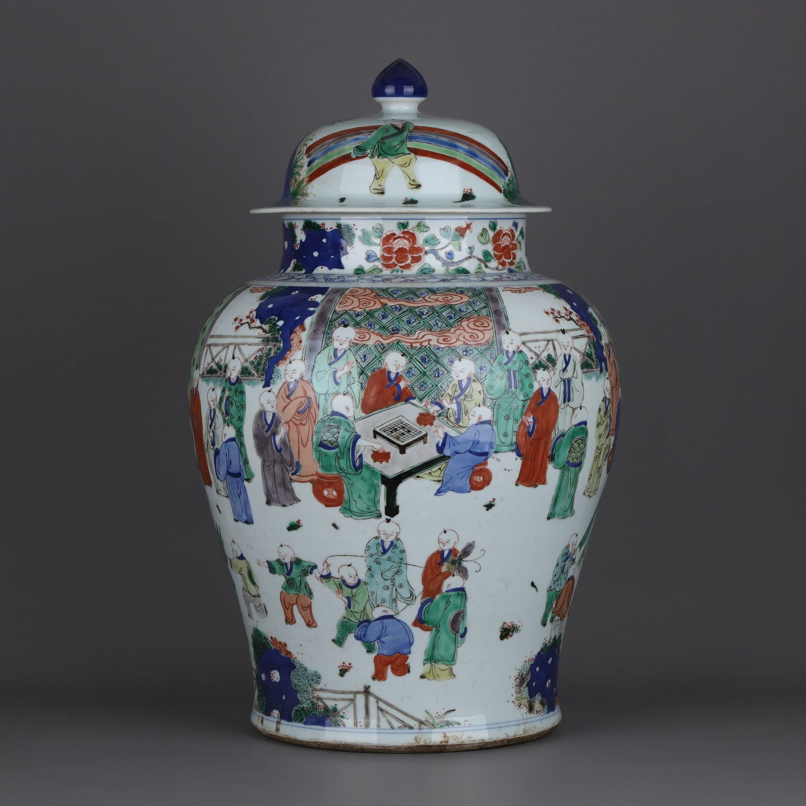 A Exquisite Doucai Figures Pattern Jar - 2