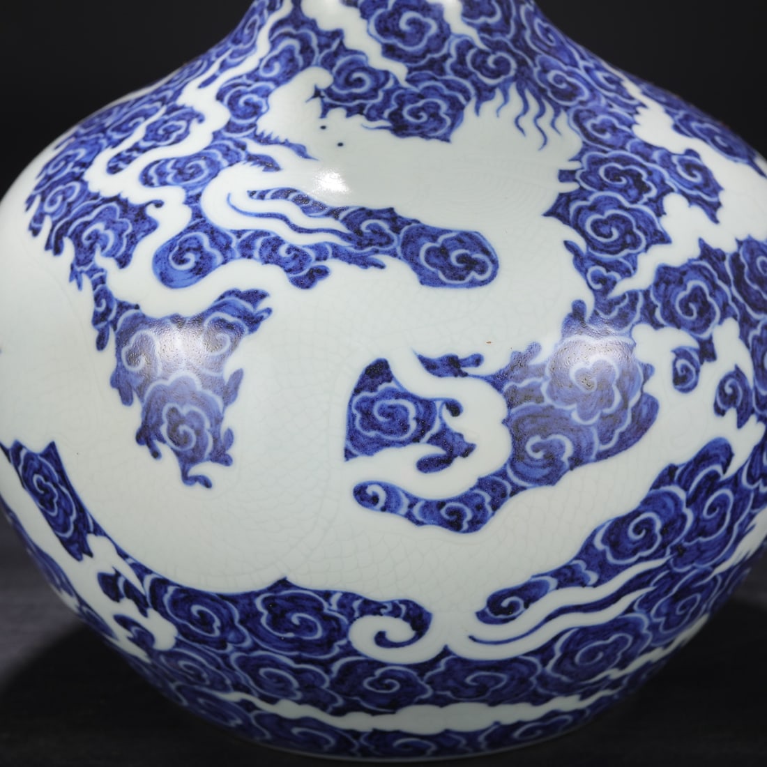 A Exquisite Blue and White Dragon Pattern Vase - 4