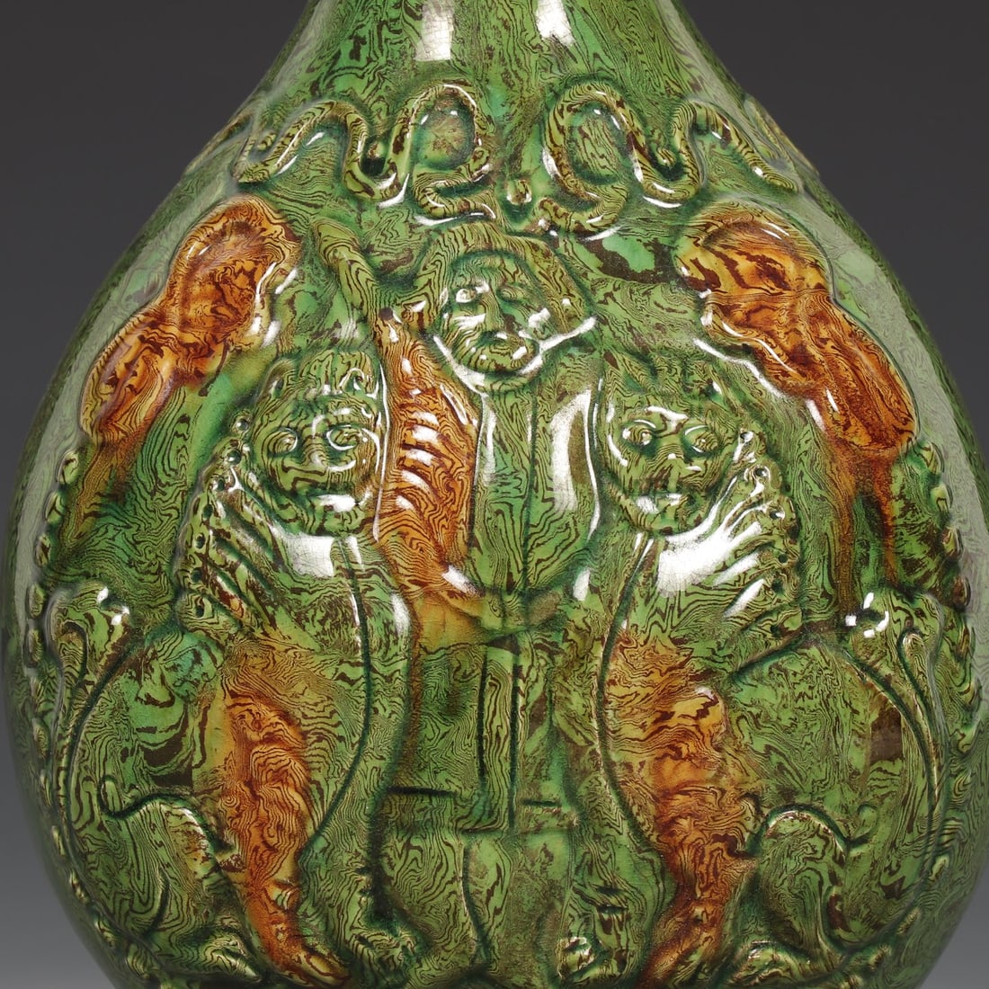 A Exquisite Green Glazed Figure Pattern Ewer - 4