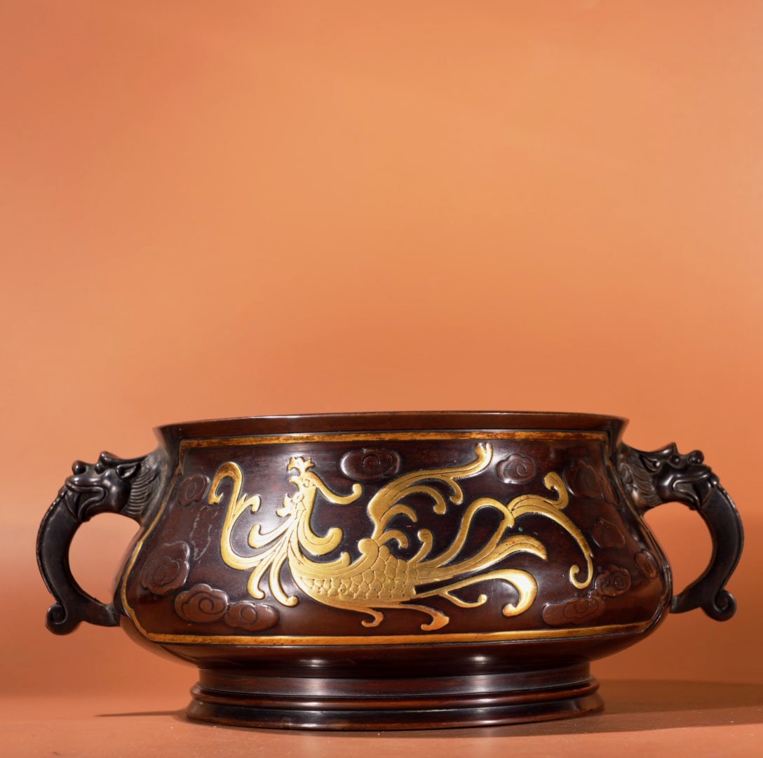 A Exquisite Gilt Bronze Phoenix Pattern Dragon-Ears Censer: A Exquisite Gilt Bronze Phoenix Pattern Dragon-Ears Censer,Ming Dynasty, China,With Mark,Size:3.9inx6.4in,Weight:3095g 