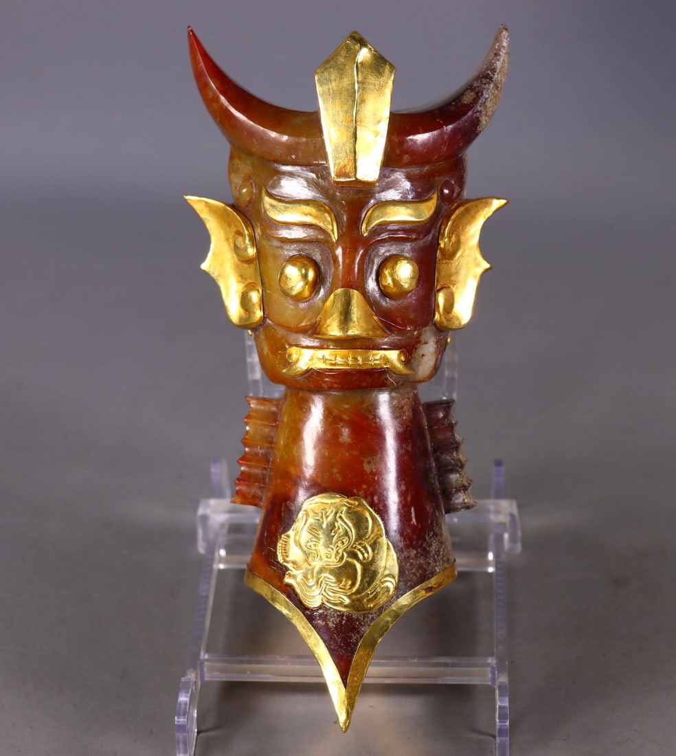 Hetian Jade Gold-Plated Mask Ornament: Hetian Jade Gold-Plated Mask Ornament,Ancient Time, China,Size:3.5inx8.1inx3.7in,Weight:1461g 