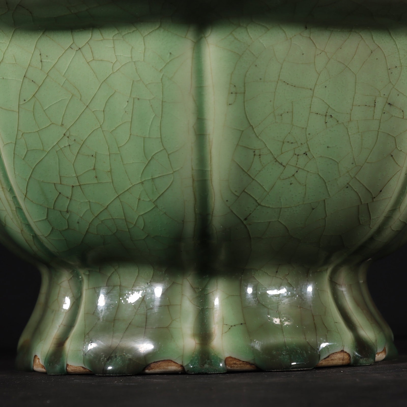 A Exquisite Celadon Glzed Flowerpot - 6