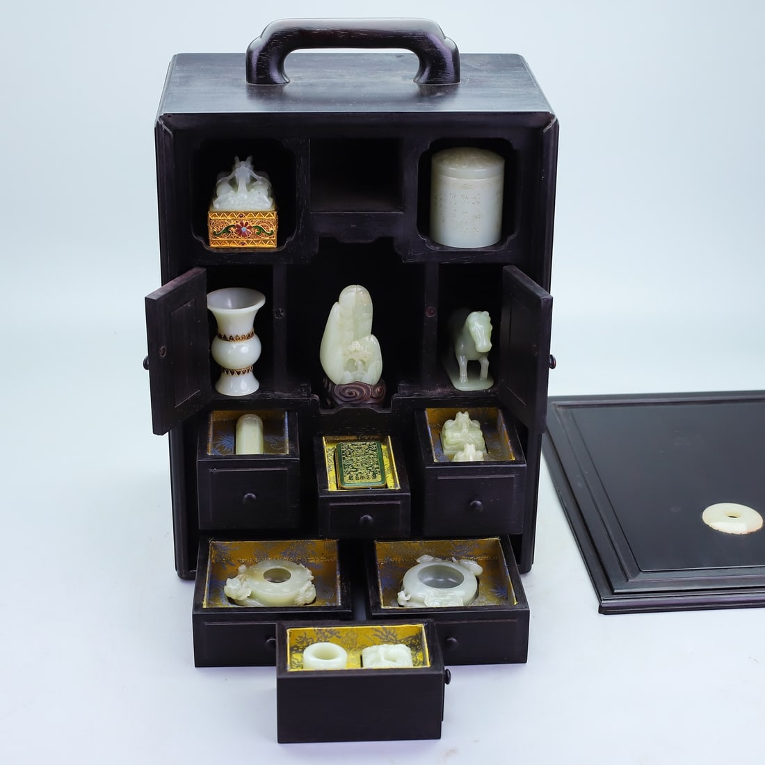 A Exquisite Hetian Jade Multi-Treasure Box: A Exquisite Hetian Jade Multi-Treasure Box,Qing Dynasty, China,Weight:8005g 和田玉多宝箱,中国清代