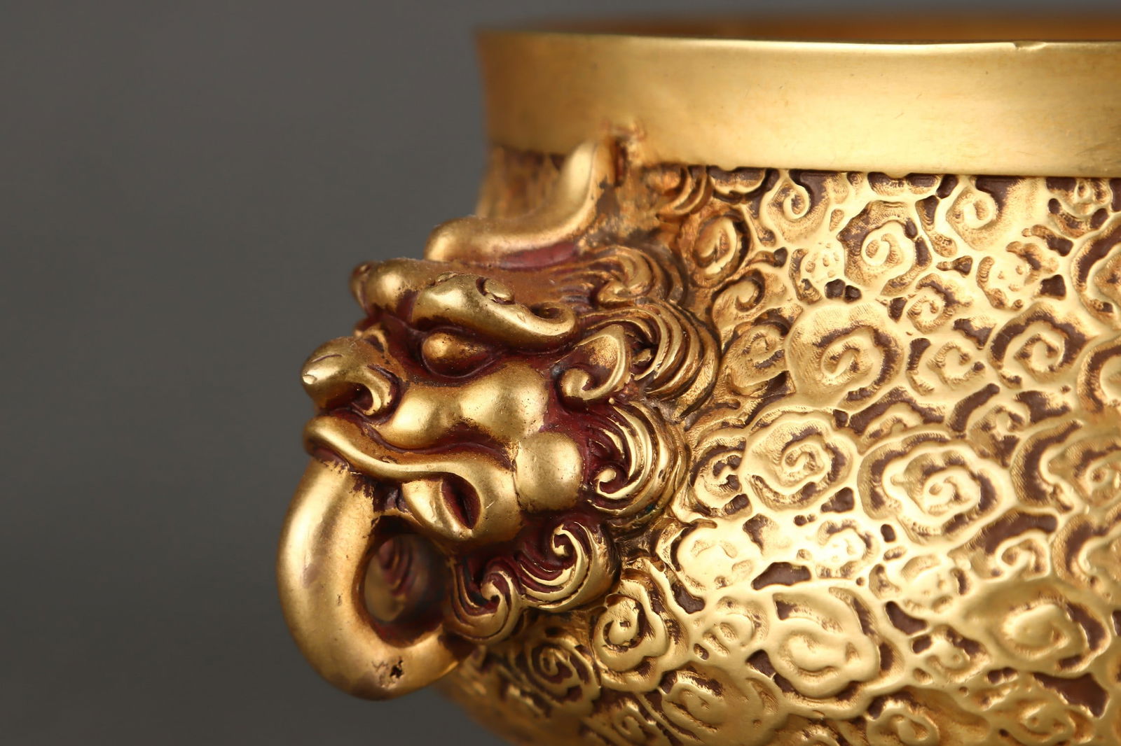 A Exquisite Gilt Bronze Cloud Pattern Dragon Head Censer - 4