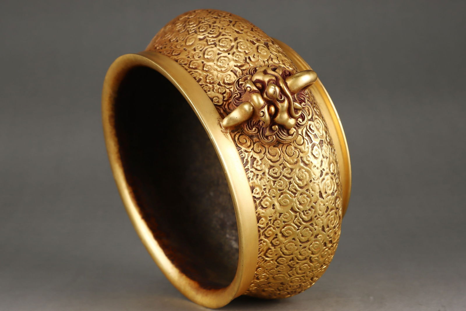 A Exquisite Gilt Bronze Cloud Pattern Dragon Head Censer - 6