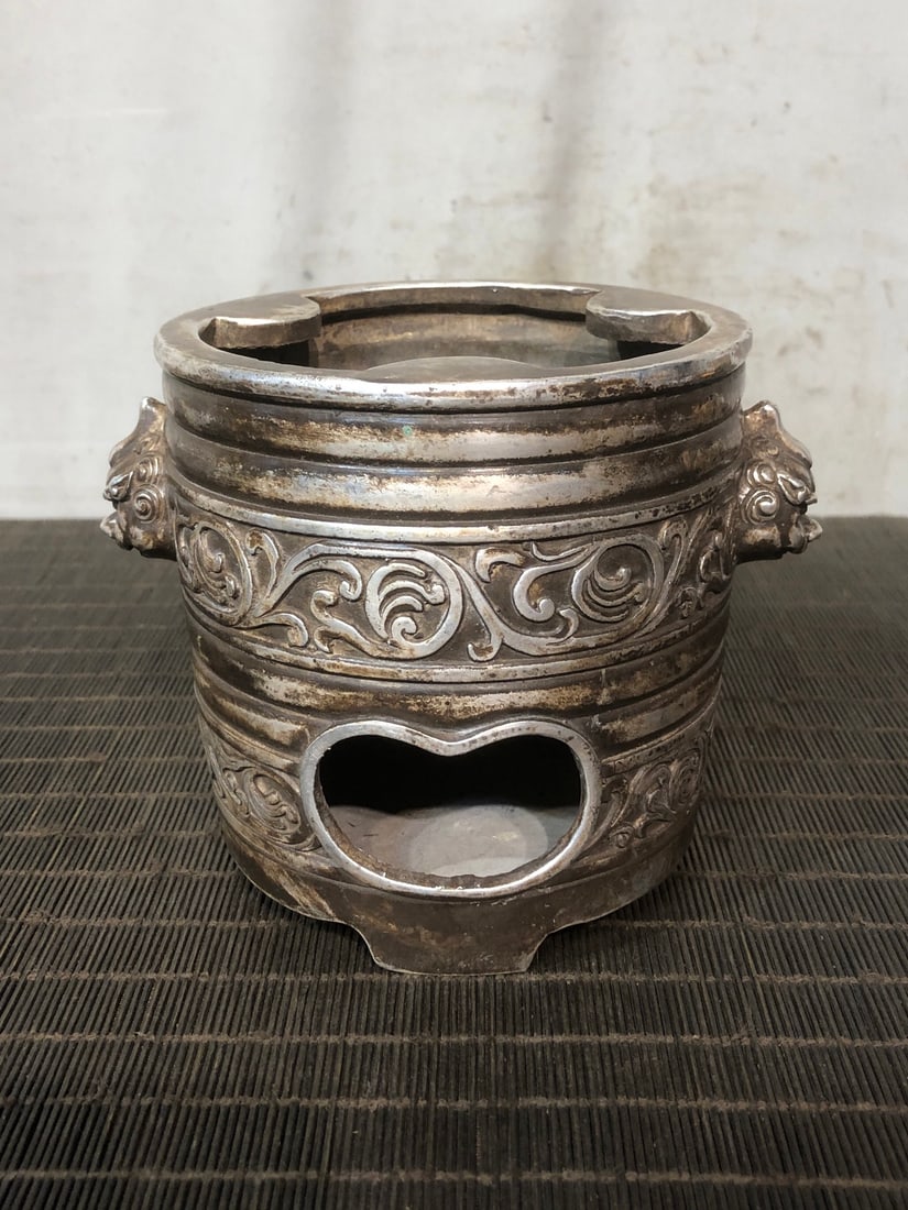 A Exquisite Silver Gilt Bronze Auspicious Beast-Ears Censer: A Exquisite Silver Gilt Bronze Auspicious Beast-Ears Censer,Qing Dynasty, China,With Mark,Size:6.1inx4.7inx4.9in,Weight:1615.5g 