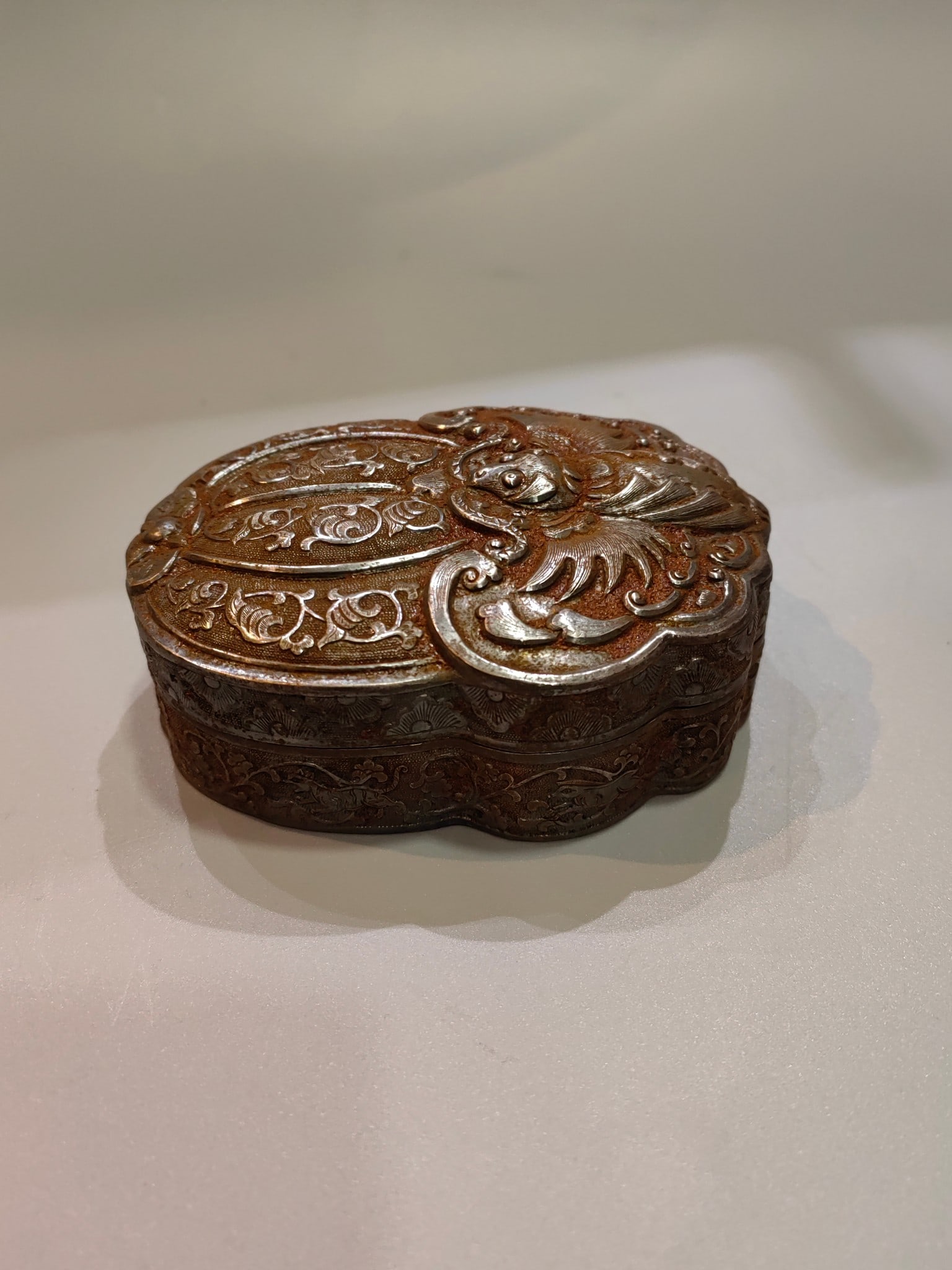 A Exquisite Silver Relief Bats Pattern Box - 3