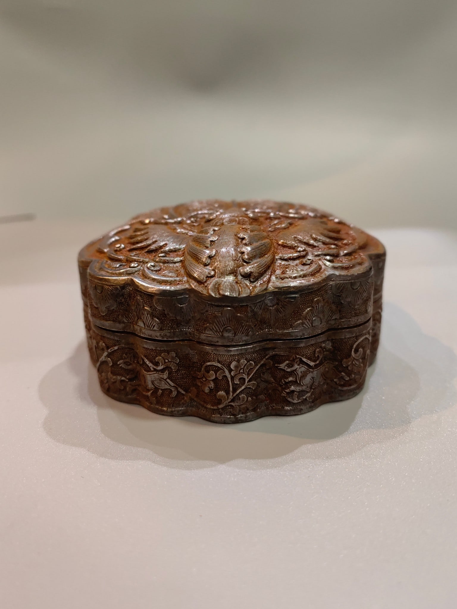 A Exquisite Silver Relief Bats Pattern Box - 4