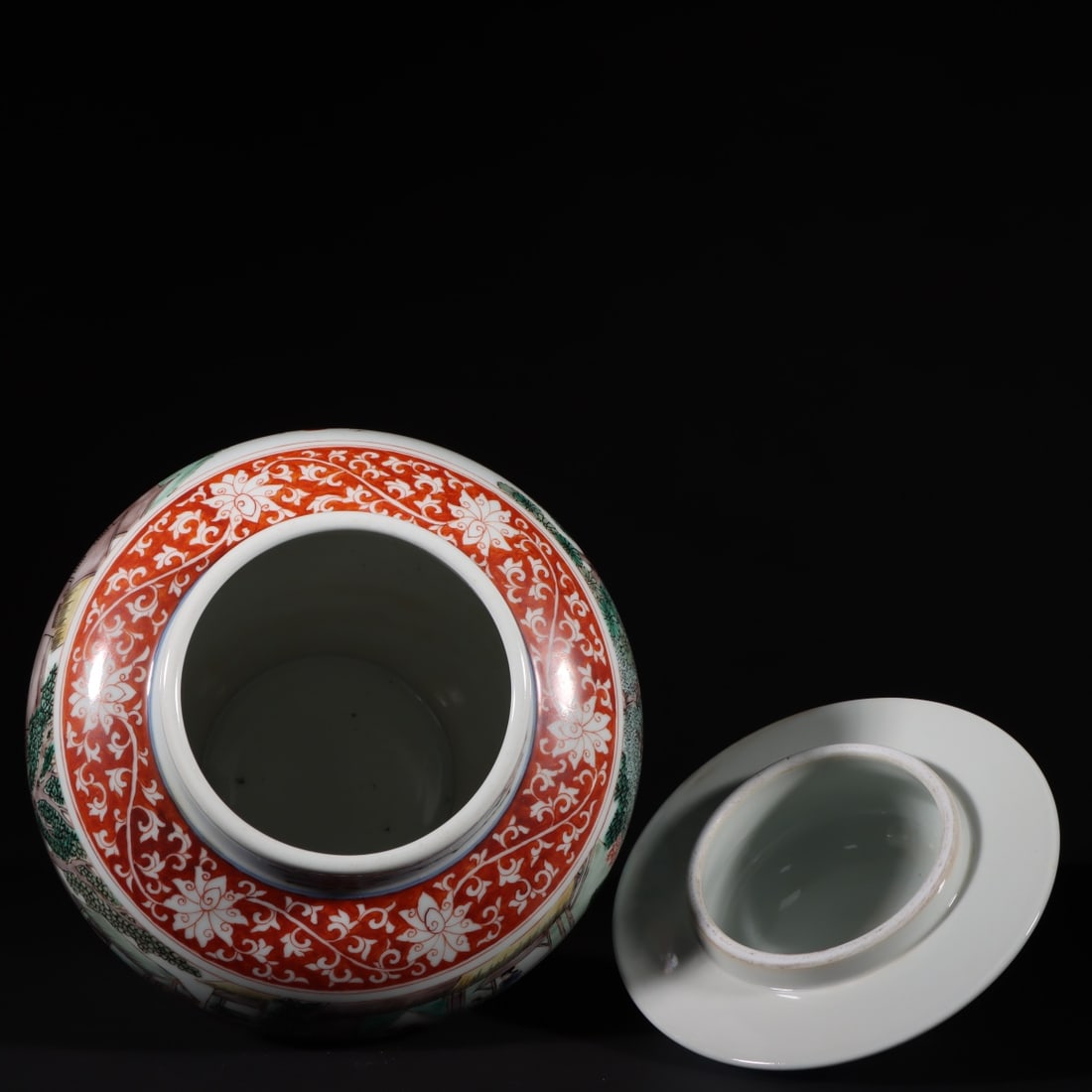 A Exquisite Wucai Landscape Pattern Jar - 7