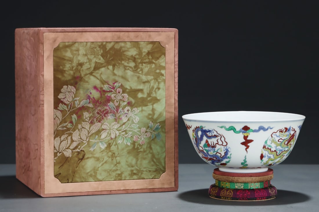 A Exquisite Auspicious Cloud and Dragon Pattern Doucai Bowl - 2