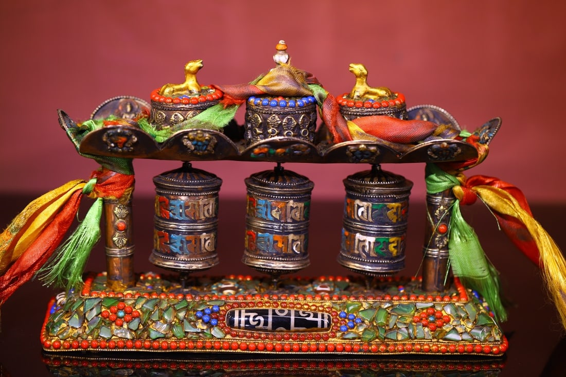 A Exquisite Bronze Chiseled and Gem-Inlaid Prayer Wheel: A Exquisite Bronze Chiseled and Gem-Inlaid Prayer Wheel,Qing Dynasty, China,Size:7.1inx10.2in,Weight:900g 