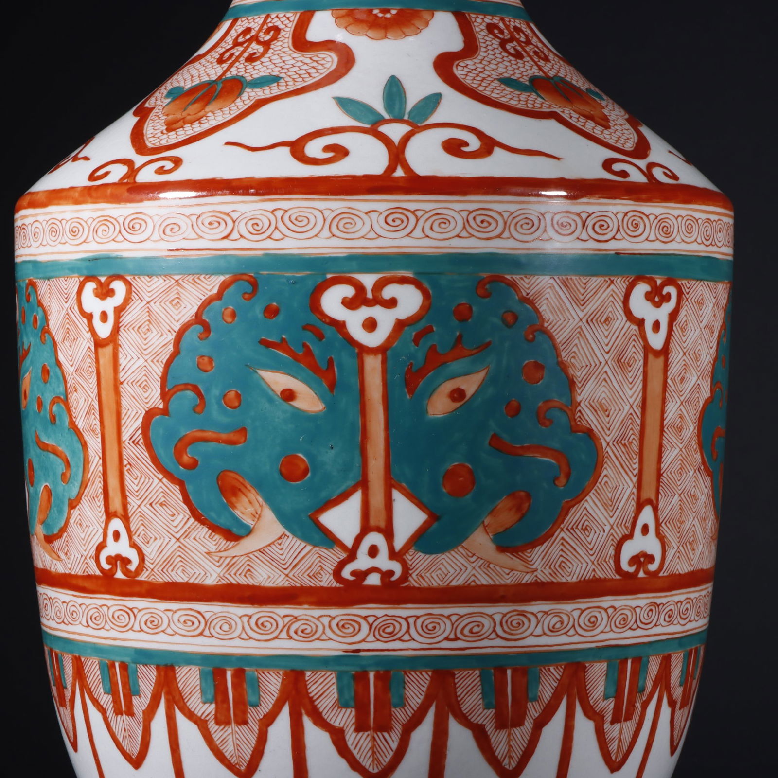 A Exquisite Iron-Red Beast-Face Pattern Vase - 3