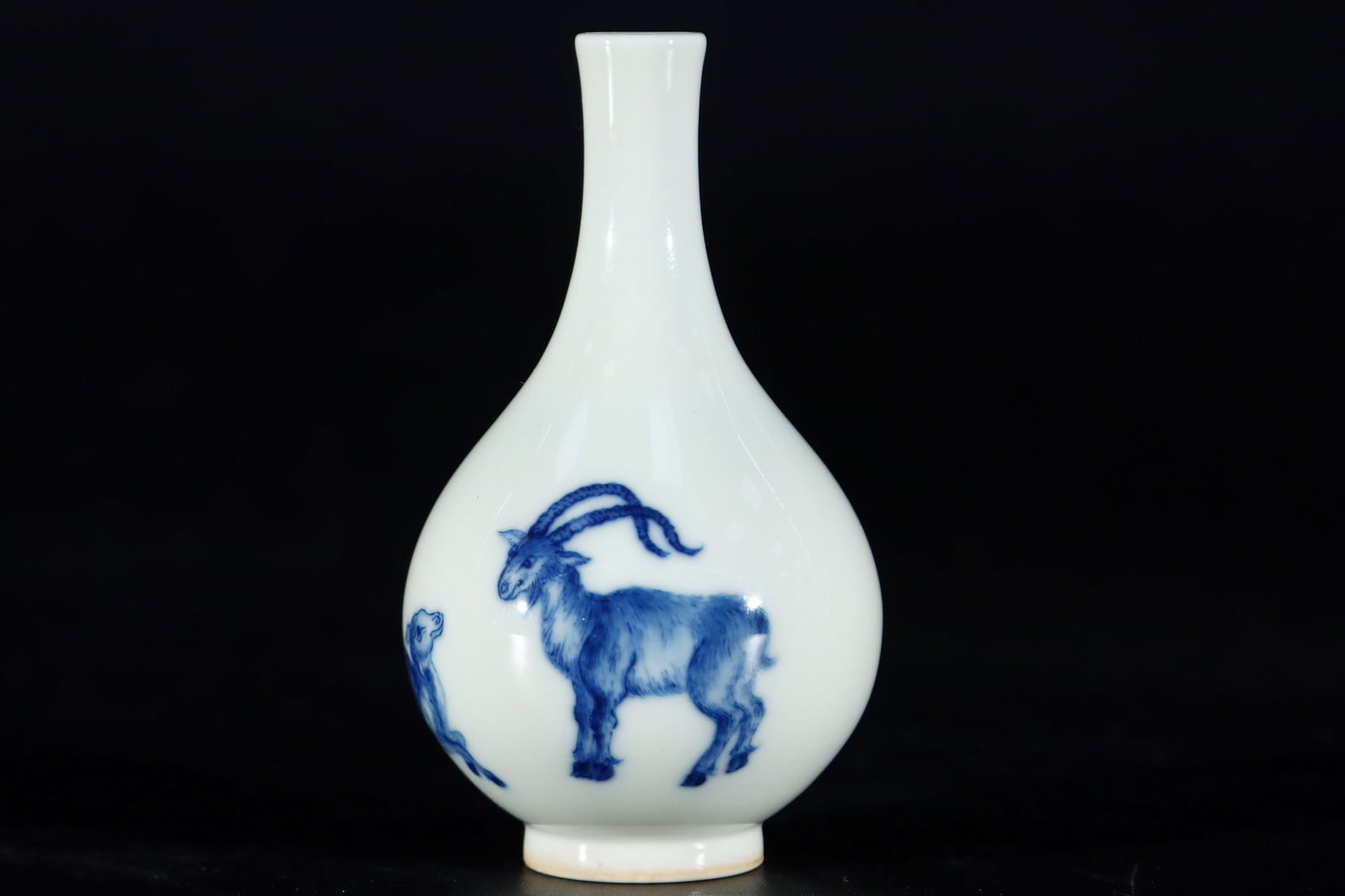 A Exquisite Blue and White Sheep Pattern Vase - 2