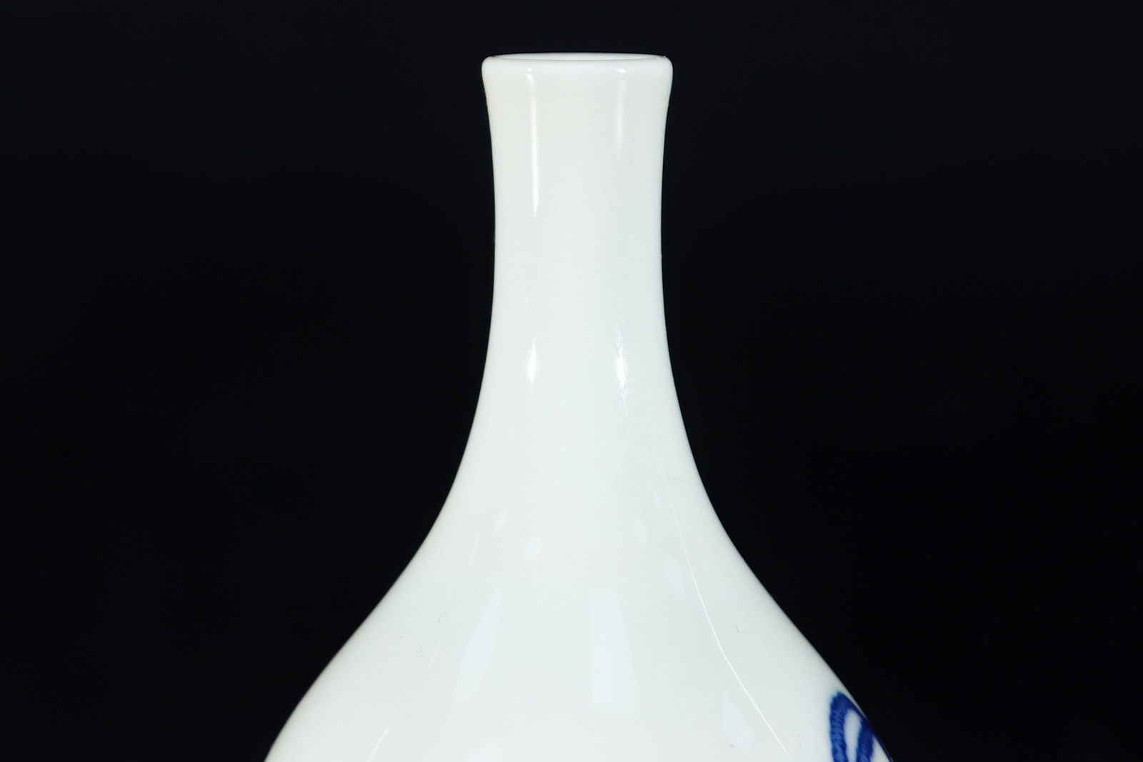A Exquisite Blue and White Sheep Pattern Vase - 6