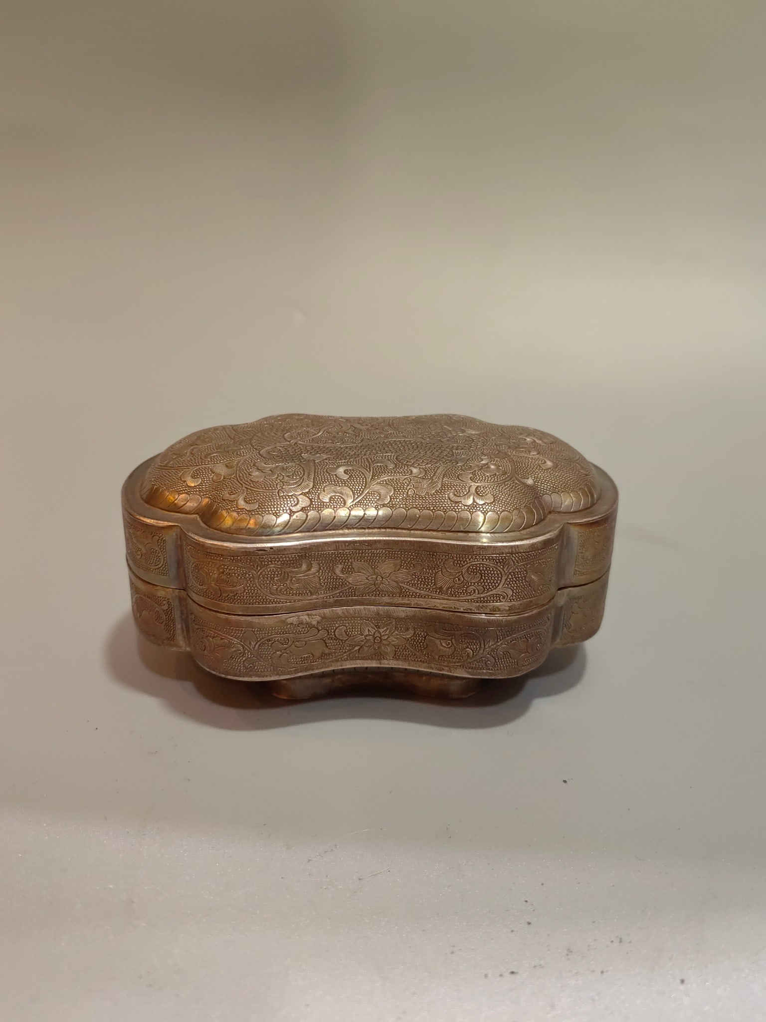 A Exquisite Silver Carved Dragon Pattern Box - 2