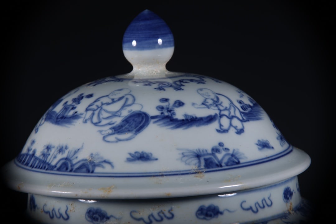 Blue and White Figures Pattern Jar - 2