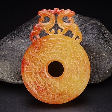 A Exquisite Hotan Jade Dragon Jade Bi: A Exquisite Hotan Jade Dragon Jade Bi,Han Dynasty, China,Size:2.8inx2inx0.2in,Weight:40.5g 和田玉龙玉壁,中国汉代